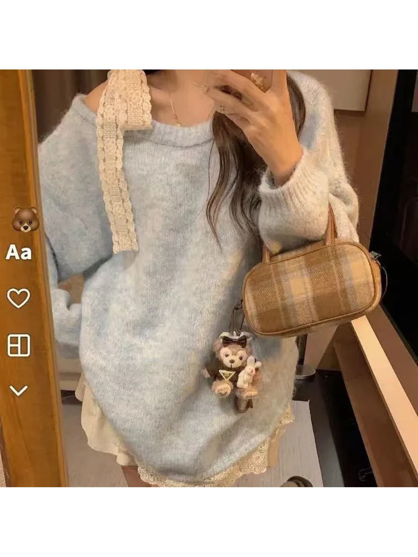 【リボン&times;レース】ニット セーター 長袖 肩出し オフショル ゆるニット チュニック ざっくり 裾レース 切り替え リボン ゆったり 体型カバー 着痩せ 華奢見え 秋 冬 クリスマス デート パーティー フェミニン 大人可愛い ガーリー きれいめ 水色 ブルー 白 アイボリー｜Yokos
