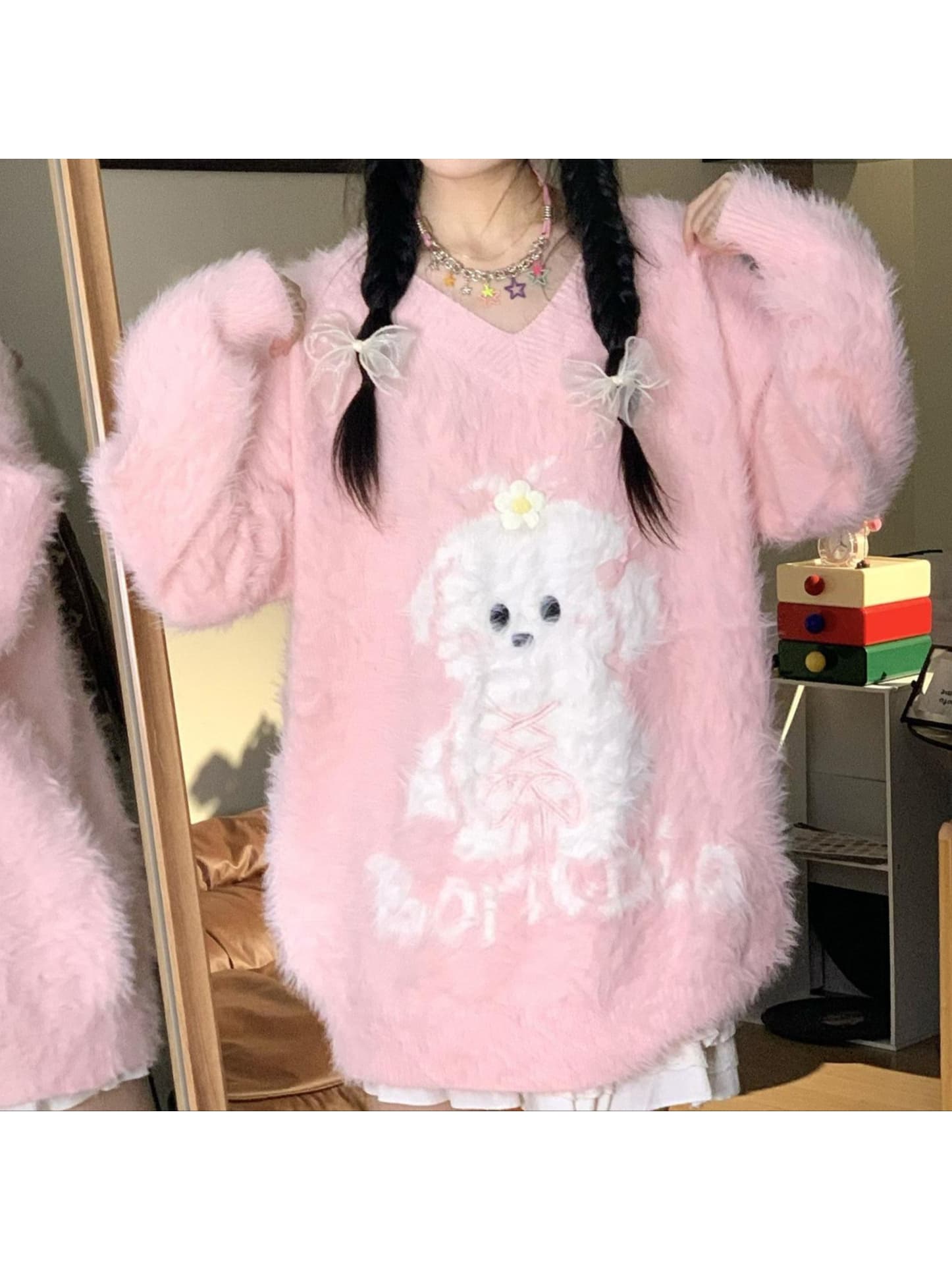 【ふわもこ可愛い】ニット セーター レディース Vネック シャギー ミンクタッチ トップス プルオーバー 犬 プードル 長袖 ゆったり ビッグシルエット オーバーサイズ 体型カバー お尻隠れる 華奢見え 柔らかい 暖かい 大人可愛い ガーリー 韓国風 デート 秋冬 ピンク 白｜Yokos