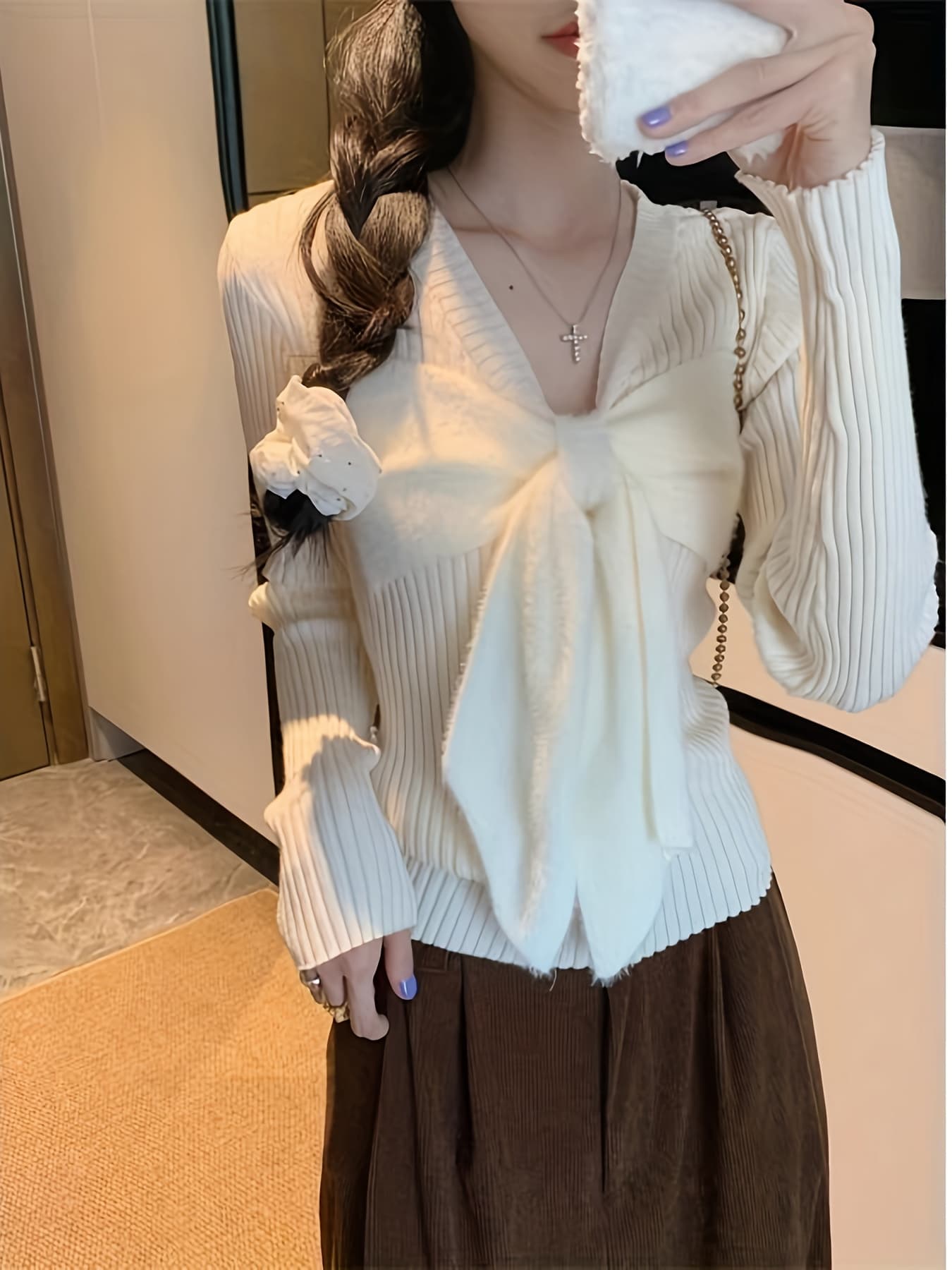 【ビッグリボン】ニット セーター レディース トップス 長袖 Ｖネック リブニット ショート丈 タイト スリム 韓国ファッション 大人可愛い きれいめ フェミニン ガーリー 着痩せ 華奢見え 細見え フェザー 秋冬 秋 冬 デート 女子会 通勤 白 ホワイト リボンタイ