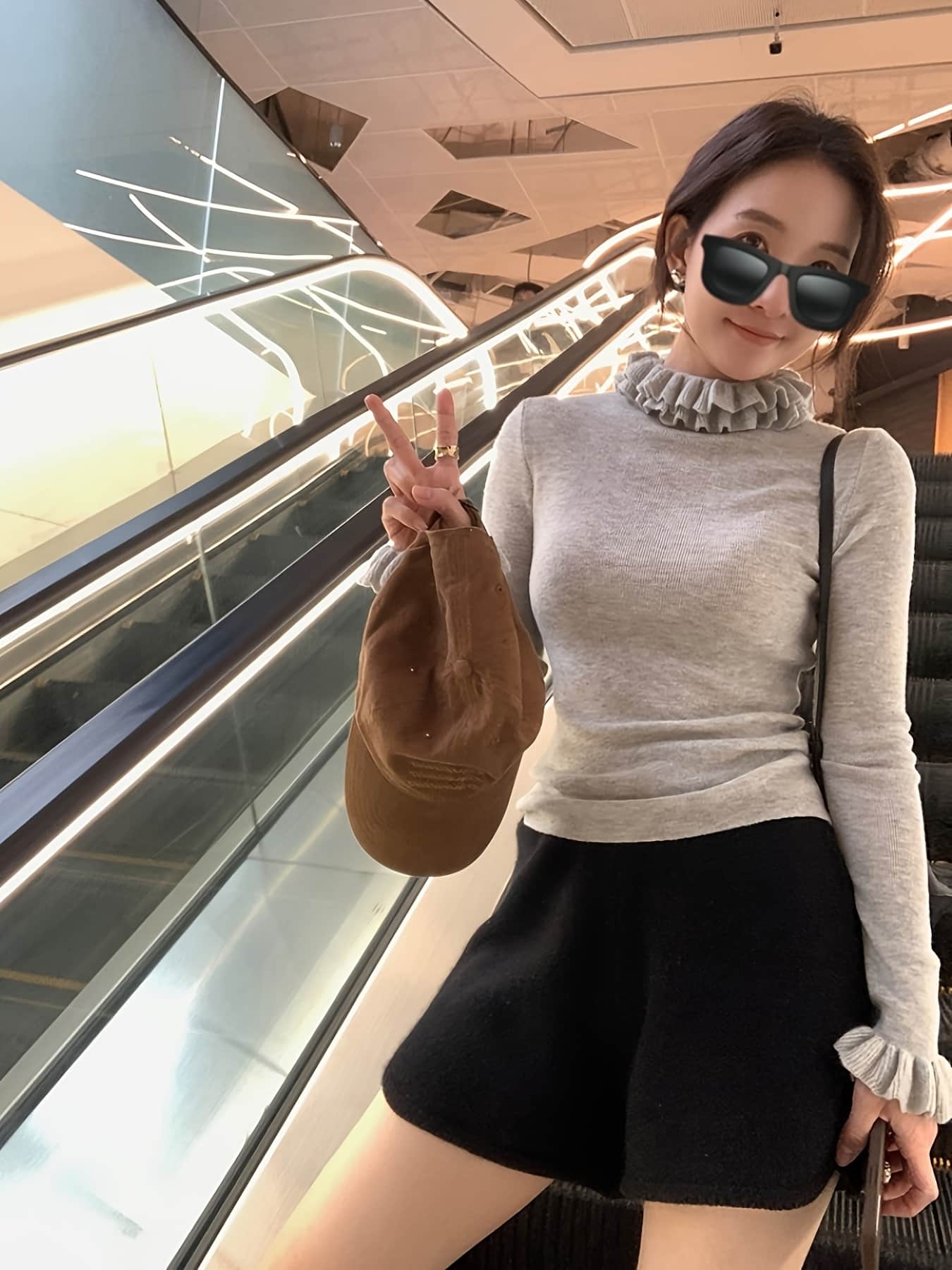 【大人可愛い】フリルネック カットソー レディース トップス ハイネック タートルネック メロー メロウ インナー 長袖 リブニット セーター プルオーバー 薄手 無地 首元フリル 袖フリル 重ね着 レイヤード 伸縮性 ストレッチ 20代 30代 40代 通勤 OL オフィス 8,013円