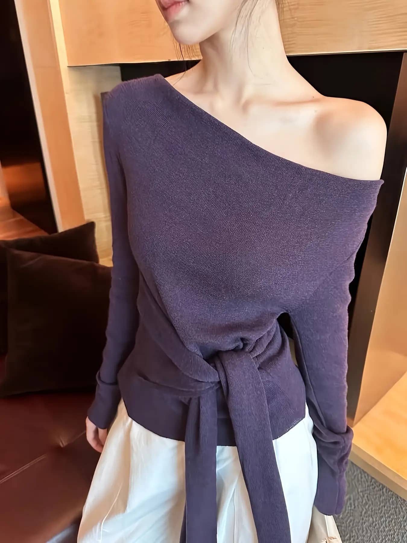 【鎖骨美】オフショルダー ニット レディース ワンショルダー トップス 斜めネック 長袖 ウエストリボン セーター プルオーバー カットソー アシメ 肩出し 伸縮性 ストレッチ 着痩せ 細見え 体型カバー 無地 大人可愛い きれいめ エレガント セクシー デート 女子会|Yokos