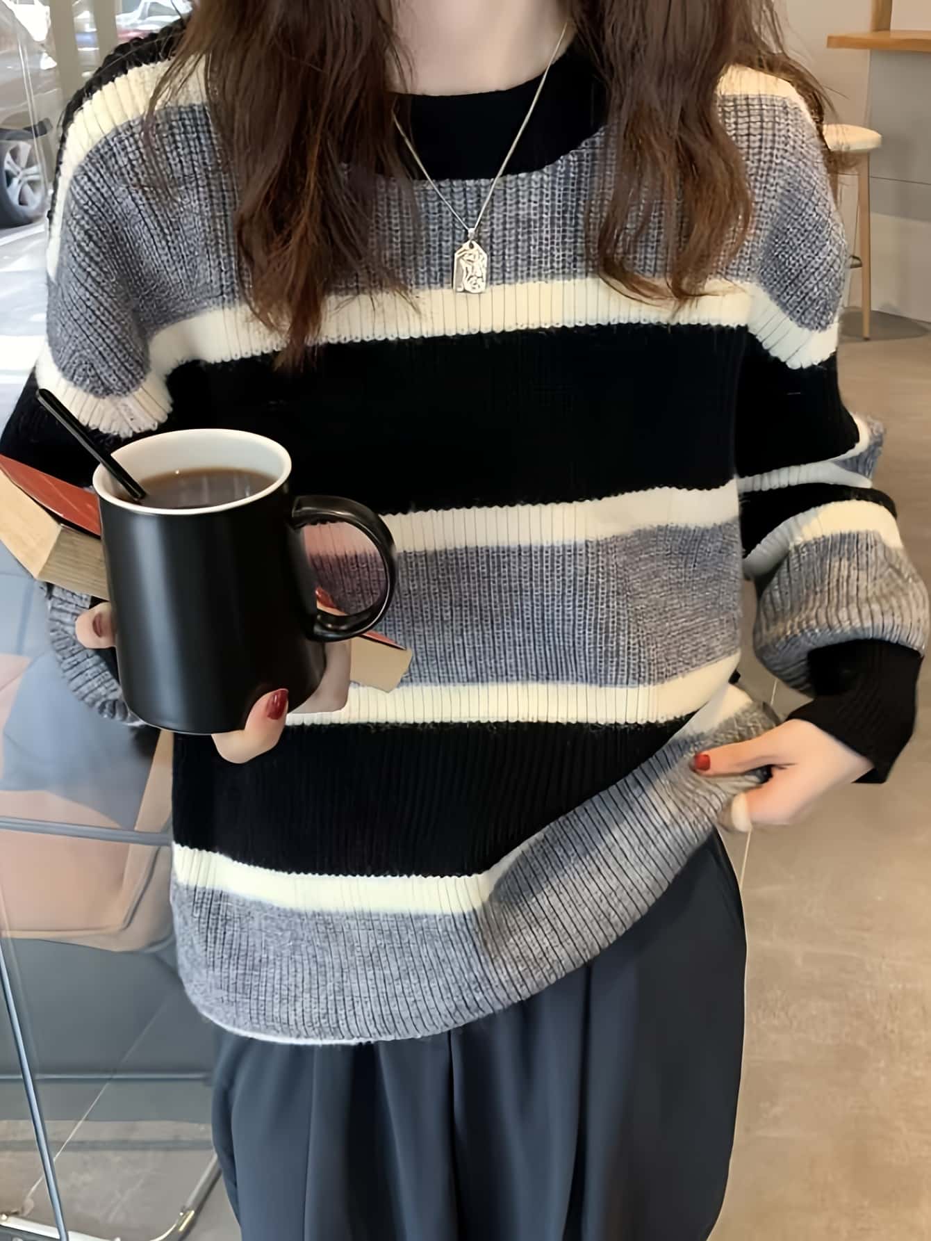 【レトロボーダー】ニット セーター レディース ボーダーニット クルーネック 大人可愛い ゆったり 長袖 しましま 丸首 リブニット モノトーン オーバーサイズ ビッグシルエット ドロップショルダー 柔らかい 体型カバー 着痩せ 楽ちん 二の腕カバー 通勤 秋冬