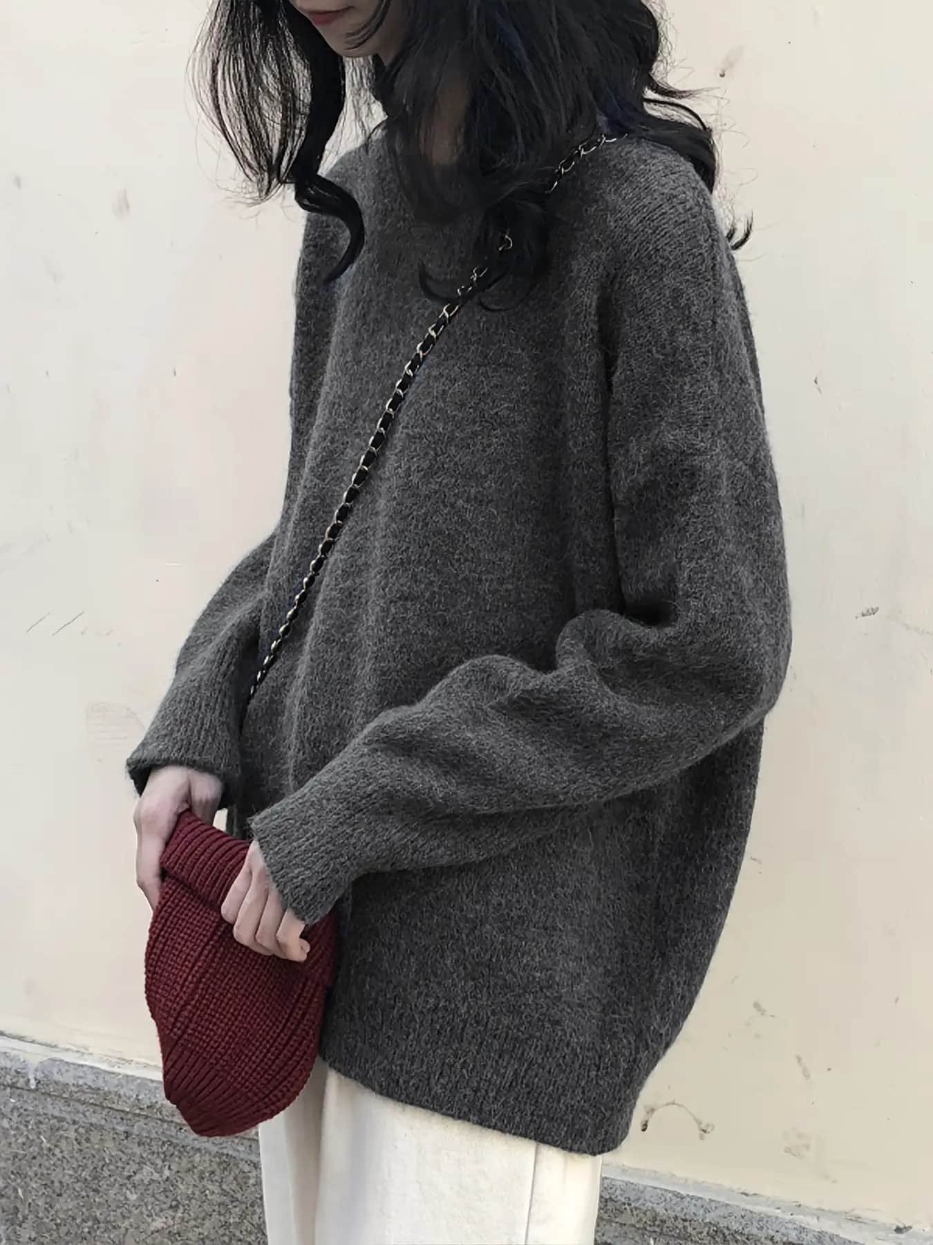 ニット セーター レディース トップス クルーネック 丸首 長袖 オーバーサイズ ゆったり もっちり 厚手 ビッグシルエット プルオーバー 無地 シンプル カジュアル きれいめ 大人可愛い 韓国ファッション ゆるニット チュニック丈 お尻が隠れる 体型カバー 着痩せ