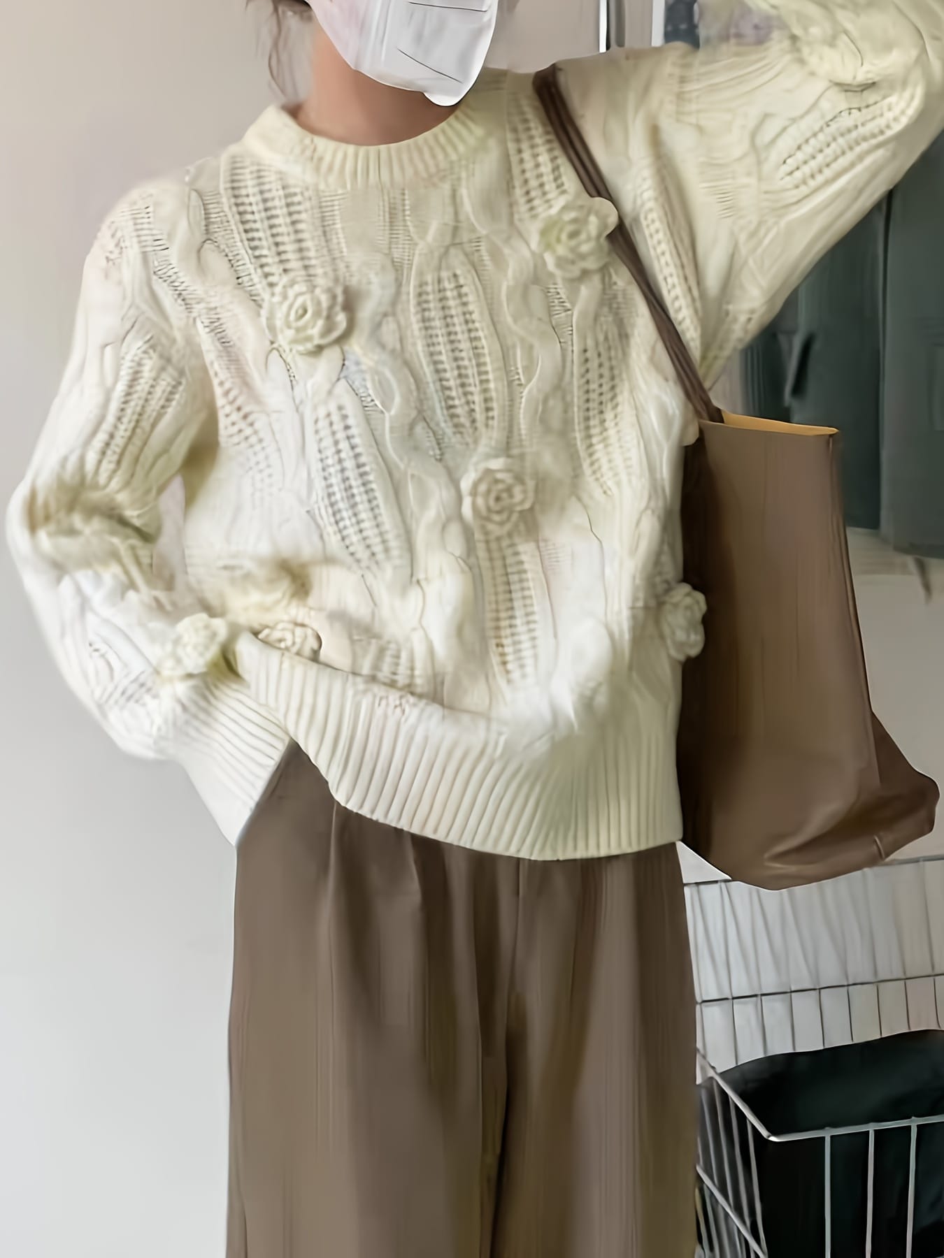 【立体モチーフ】 ニット セーター レディース トップス 秋冬 長袖 クルーネック 丸首 ケーブル編み 3D フラワー バラ 薔薇 刺繍 プルオーバー ゆったり ボリューム袖 体型カバー 着痩せ 細見え 二の腕カバー 大人可愛い きれいめ カジュアル レトロ ざっくり 厚手