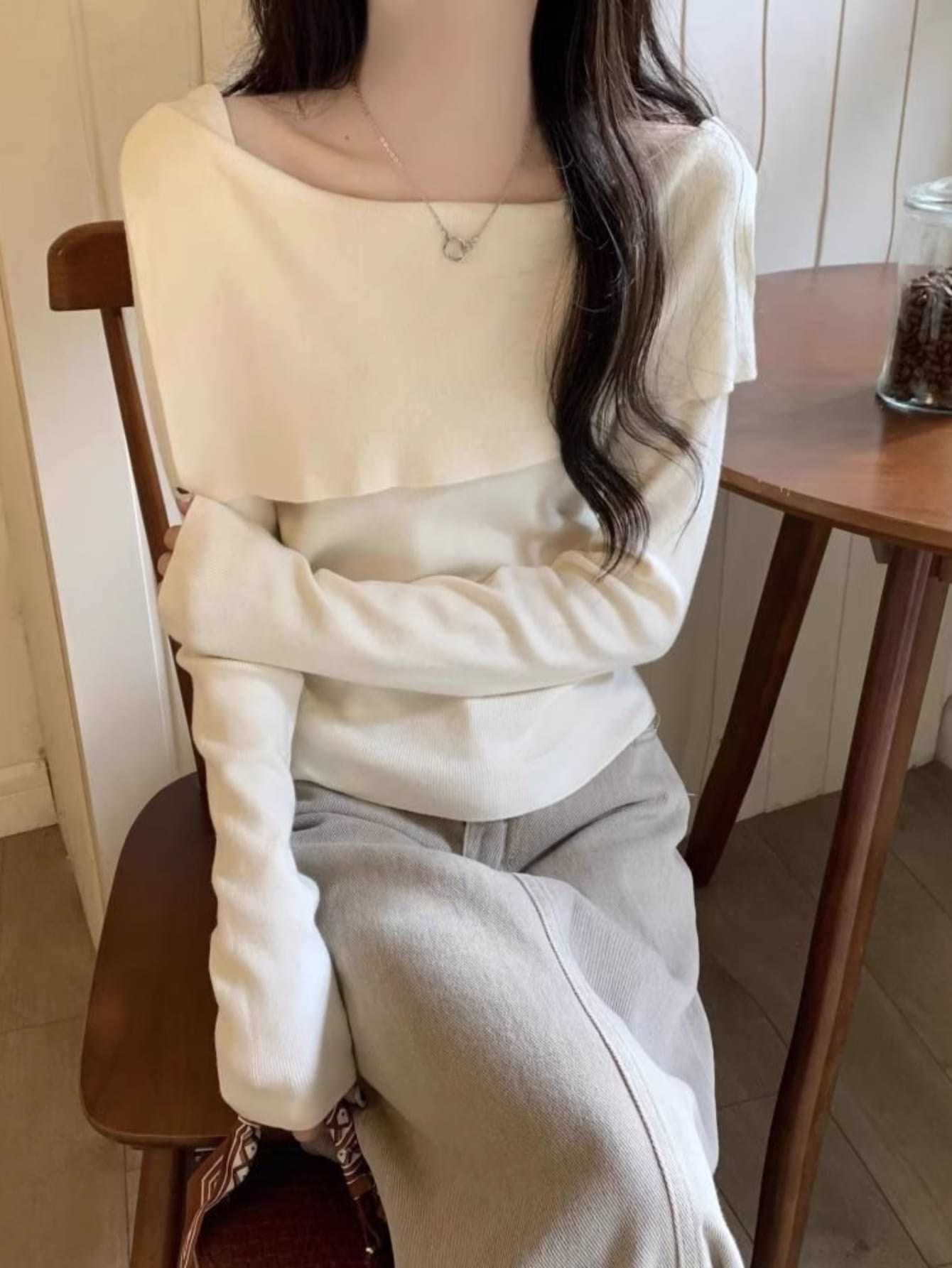 【アシメデザイン】オフショルダー ニット レディース トップス 長袖 アシンメトリー カットソー ブラウス セーター リブニット レイヤード風 重ね着風 襟付き ボートネック 鎖骨見せ デコルテ 着痩せ 細見え 体型カバー 二の腕カバー きれいめ 大人可愛い オフィス