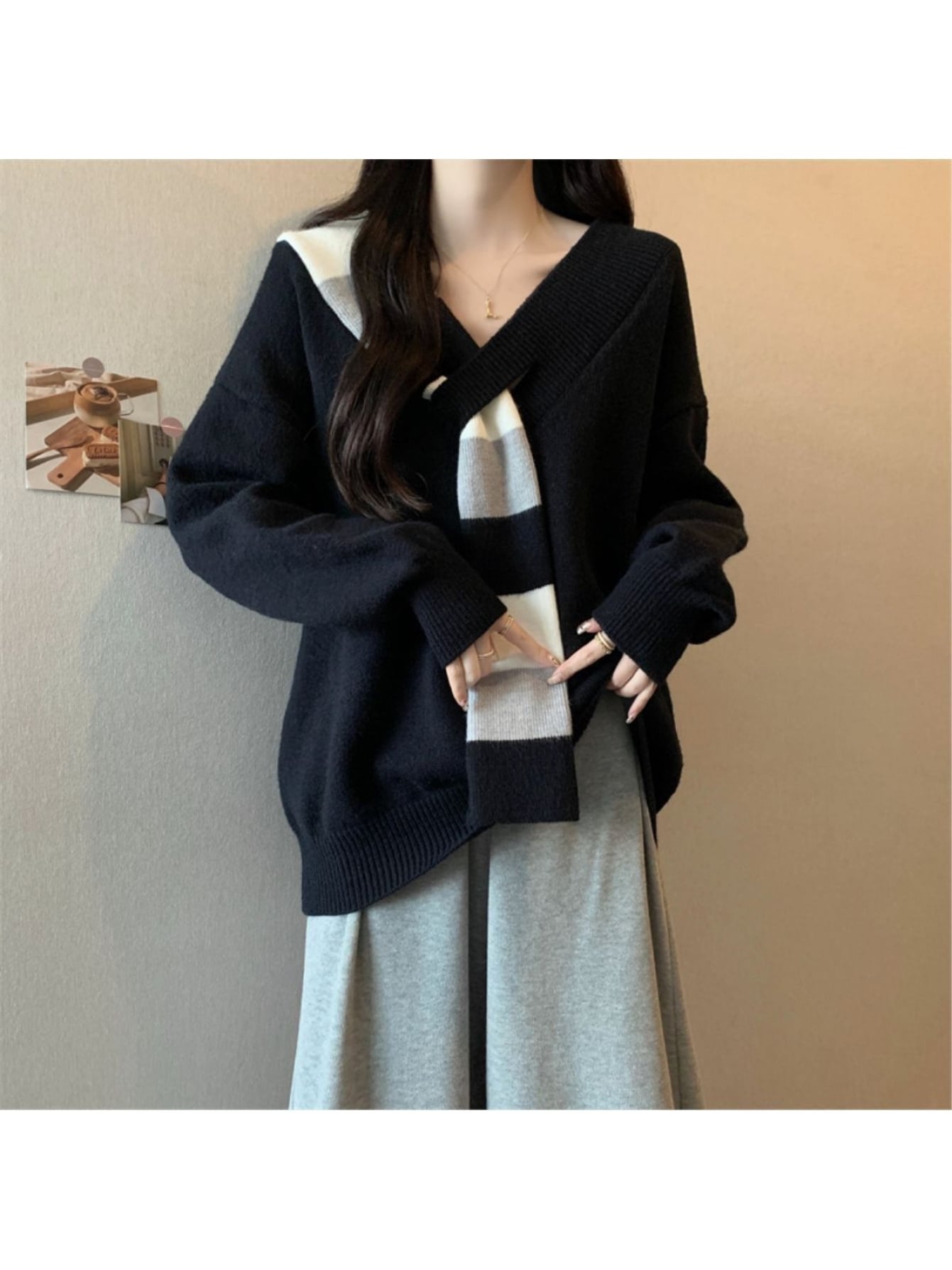 【重ね着風】ニット セーター レディース トップス Vネック 配色 ストライプ スカーフ風 デザインニット レイヤード風 長袖 オーバーサイズ ビッグシルエット ゆったり 体型カバー 着痩せ 細見え 華奢見え カジュアル きれいめ 大人可愛い オフィス 通勤 ママコーデ