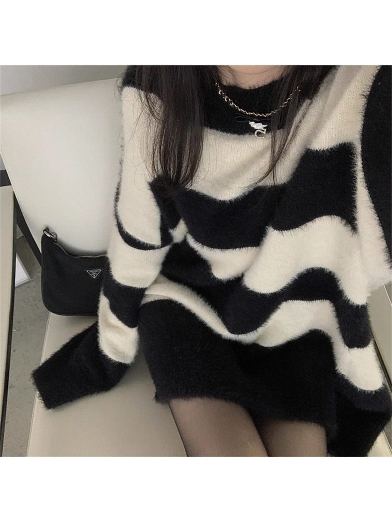 【25%OFFクーポンあり】【ボーダーニット】 セーター レディース トップス シャギー ミンクファー風 もこもこ ふわふわ ゆるニット 縞々 長袖 クルーネック オーバーサイズ 体型カバー 着痩せ 細見え 華奢見せ 暖かい カジュアル きれいめ 通勤 デート 秋 冬 20代 30代 40代
