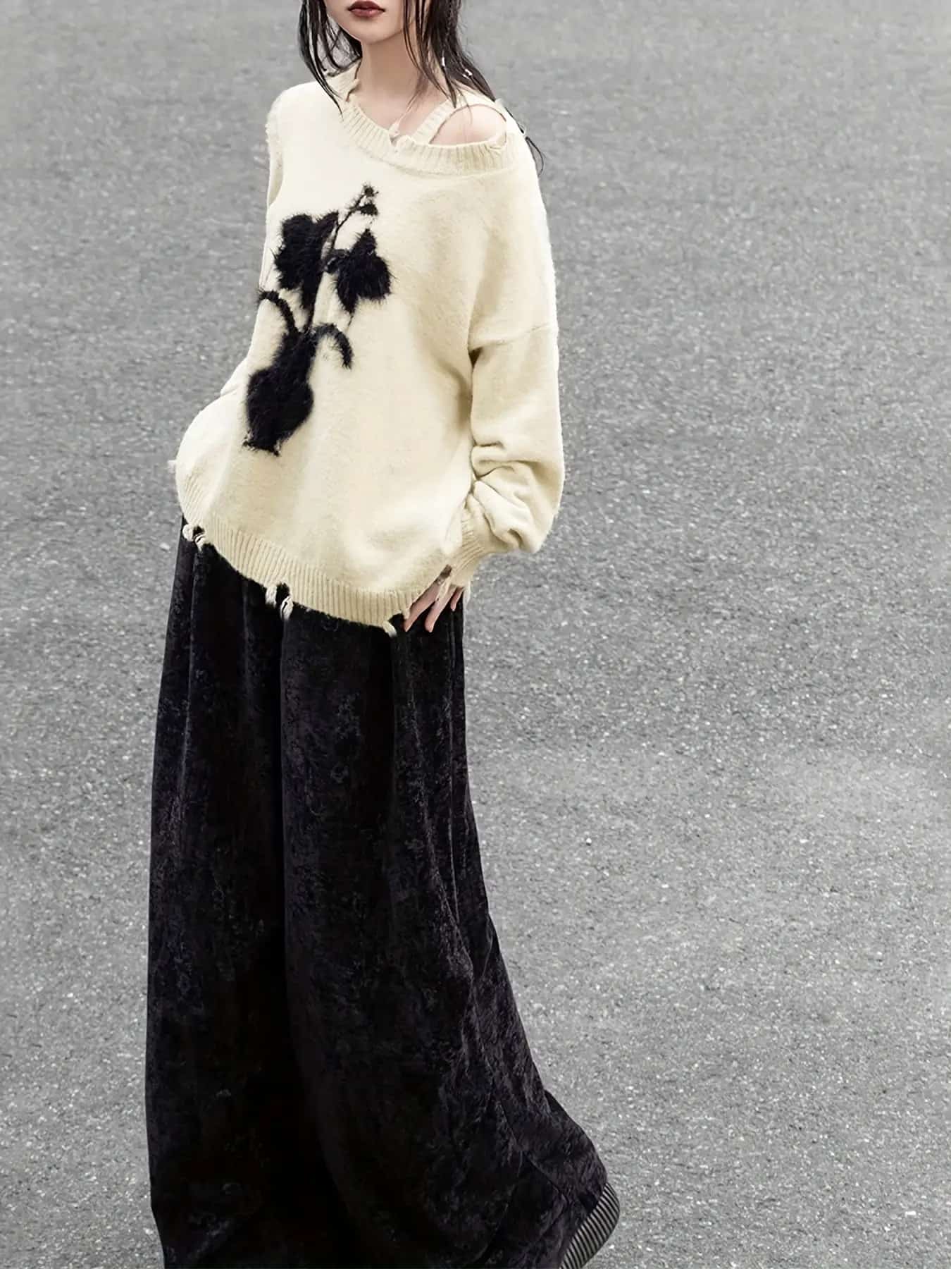 【モードな花柄】ニット セーター レディース ダメージ加工 ジャガード 立体 フラワー トップス プルオーバー 長袖 ゆるニット オーバーサイズ ビッグシルエット ゆったり 楽ちん 韓国ファッション ストリート 体型カバー 着痩せ 細見え 華奢見え 二の腕カバー 秋 冬