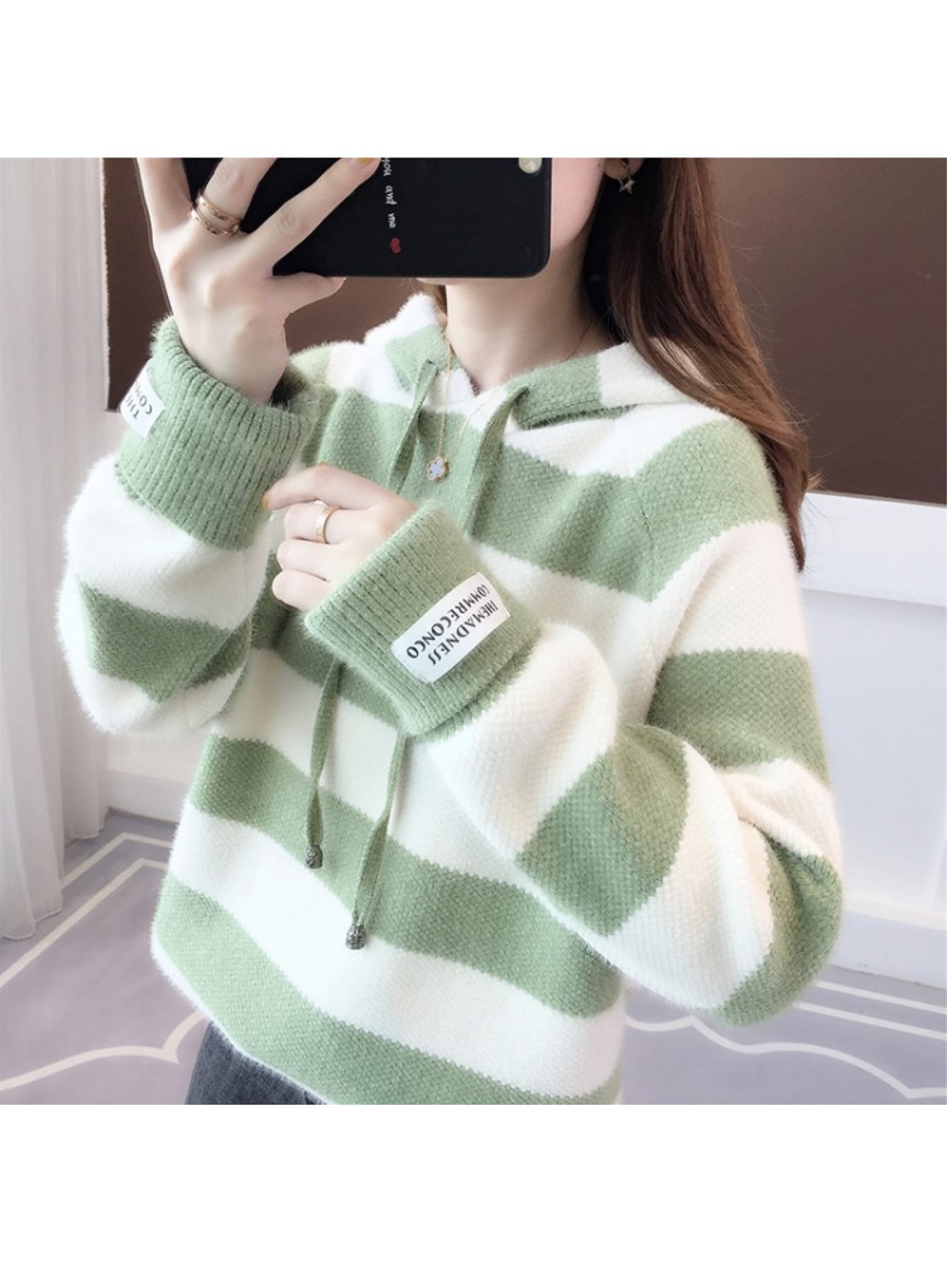【モヘアタッチ】ニット パーカー レディース ボーダー セーター フーディー トップス 厚手 秋冬 暖かい ゆったり ビッグシルエット シャギーニット プルオーバー 長袖 フード付き カジュアル 韓国風 大人可愛い 体型カバー 着痩せ 二の腕カバー 通勤 通学 学生 防寒｜Yokos 11,625円