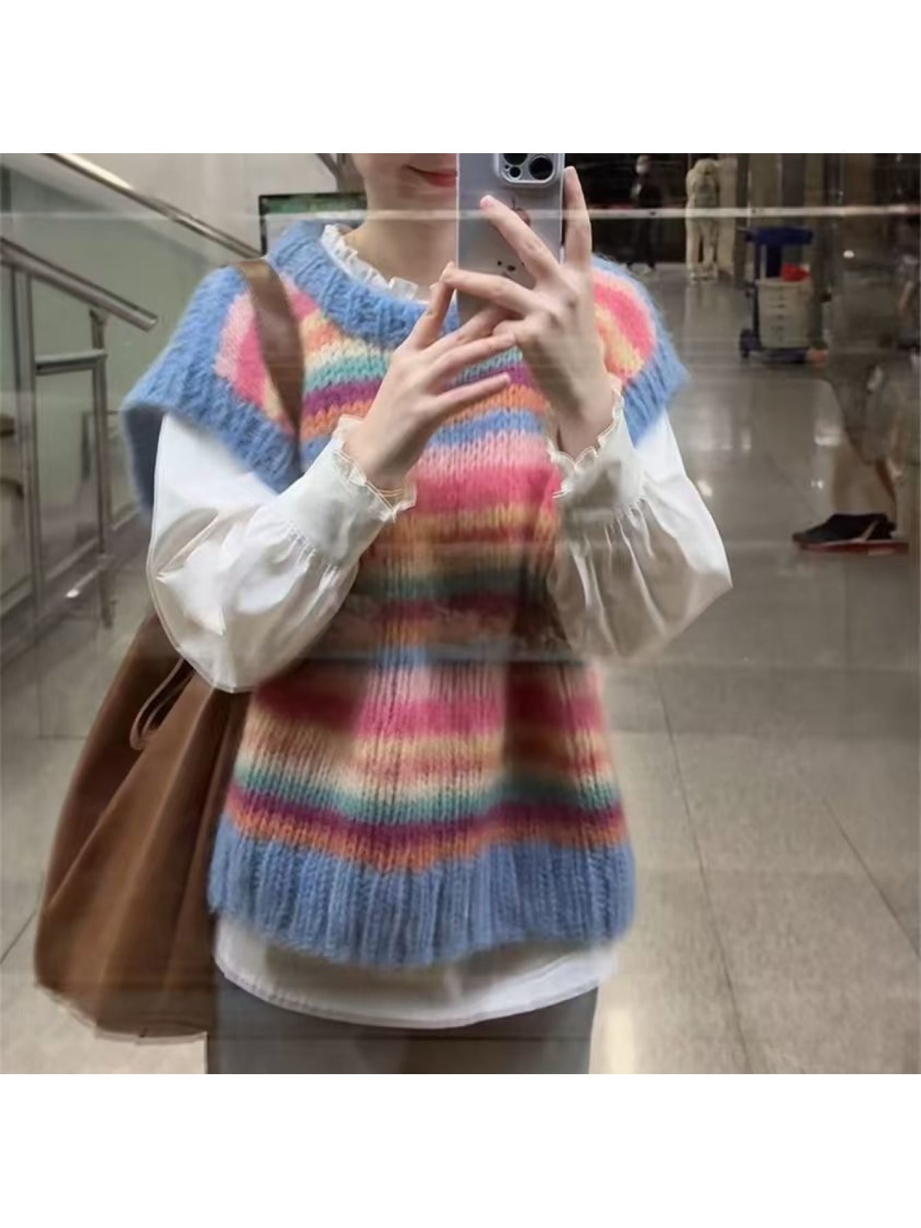 【レインボーカラー】ニットベスト レディース ジレ トップス クルーネック 丸首 虹色 ボーダー マルチカラー 韓国ファッション 重ね着 レイヤード ゆったり 体型カバー 着痩せ 二の腕カバー モヘアタッチ ふわふわ 柔らかい 暖かい おしゃれ カジュアル 大人可愛い|Yokos