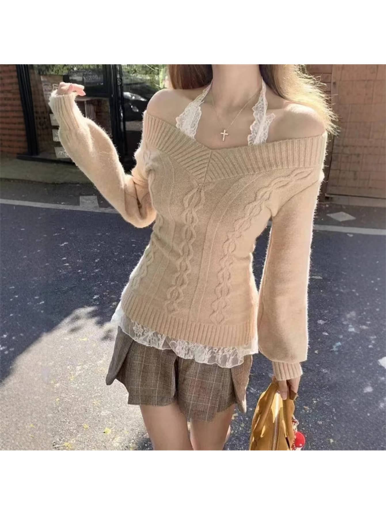 【あざと可愛い】オフショルダー ニット レディース セーター Vネック ケーブル編み 長袖 肩出し 鎖骨見え タイト 細見え 着痩せ 体型カバー 韓国ファッション きれいめ 秋冬春 通勤 デート 女子会 20代 30代 40代 重ね着風 レイヤード風 無地 柔らかい