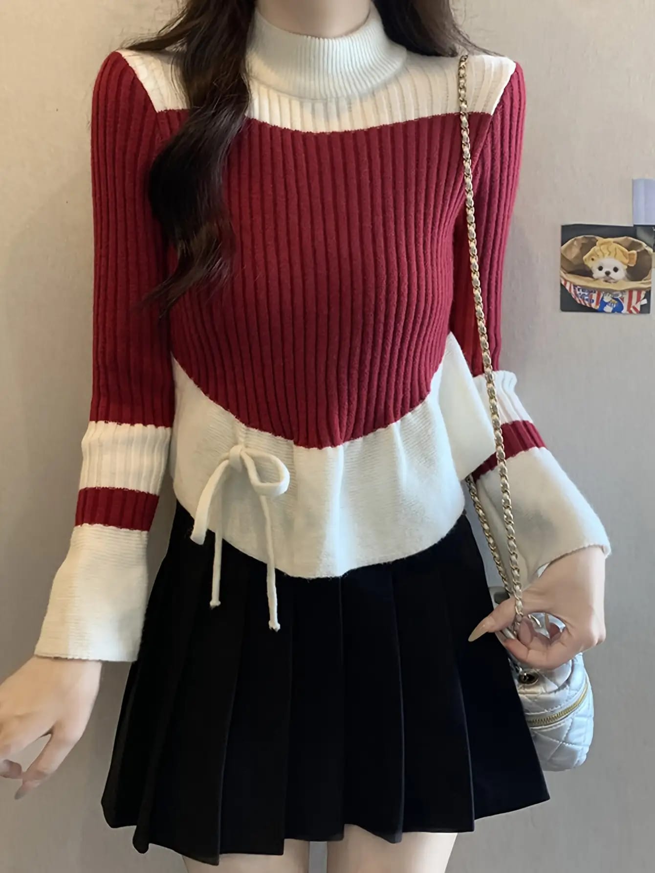 【配色デザイン】 ニット セーター レディース ハイネック ボトルネック バイカラー 切り替え リボン リブニット トップス 長袖 ベルスリーブ 広がり袖 袖コンシャス 裾リボン タイト スリム 細見え 着痩せ 体型カバー フェミニン きれいめ カジュアル 秋 冬 春|Yokos