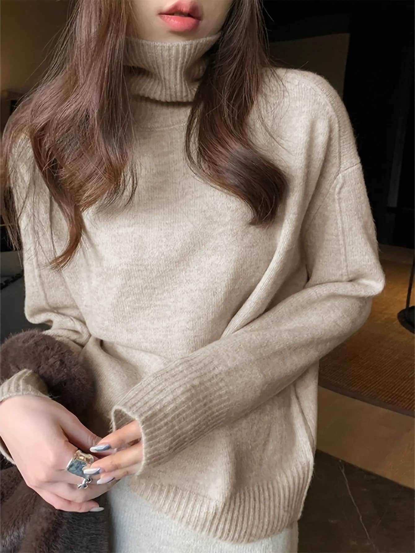 【もっちり】ニット セーター レディース タートルネック ハイネック トップス プルオーバー 長袖 ゆったり オーバーサイズ 体型カバー 着痩せ 小顔効果 二の腕カバー カシミヤタッチ 防寒 暖かい 秋冬 きれいめ カジュアル 通勤 オフィス 30代 40代 韓国風 大人可愛い｜Yokos