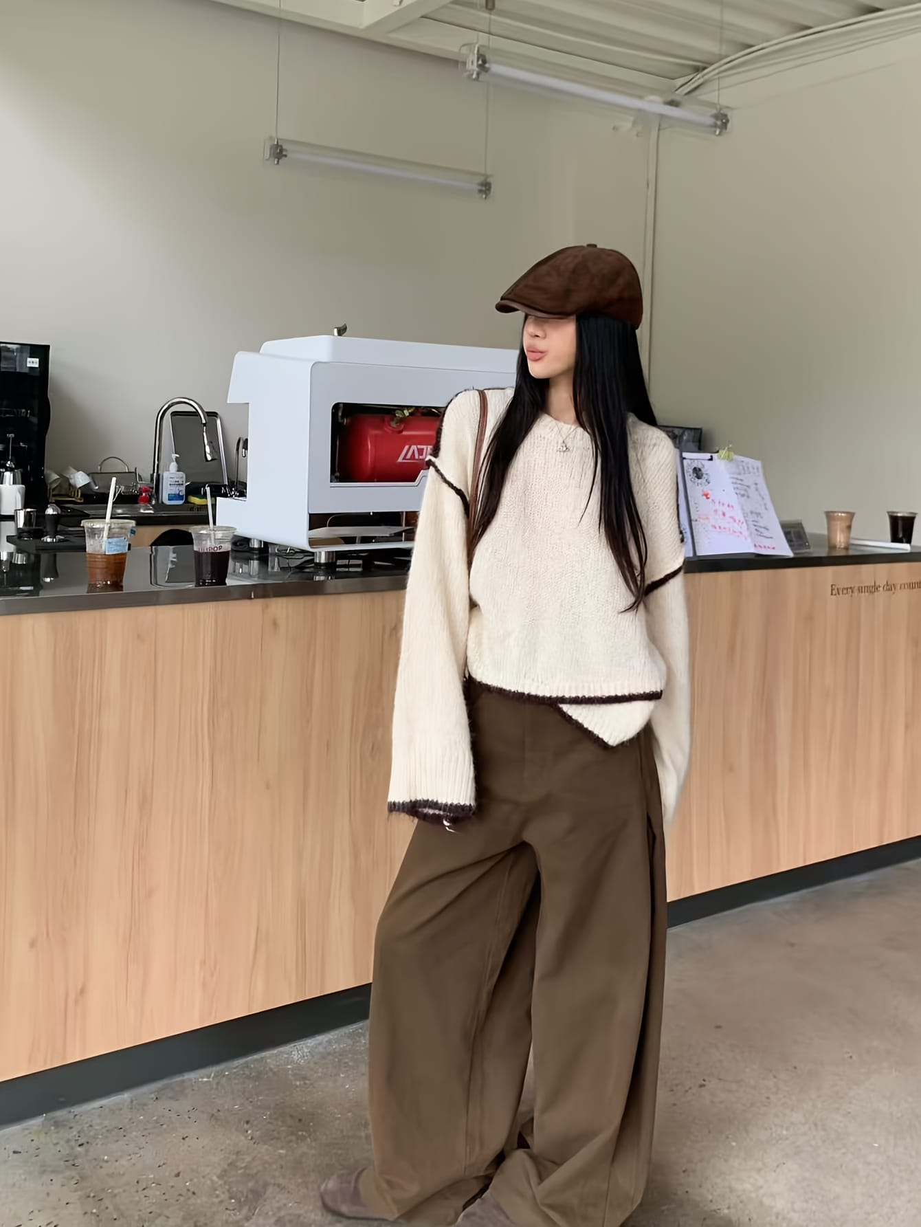 【配色パイピング】ニット セーター レディース トップス アウトシーム アシンメトリー イレギュラーヘム プルオーバー 長袖 オーバーサイズ ビッグシルエット ゆったり クルーネック 丸首 柔らかい 暖か 体型カバー 着痩せ 華奢見え 二の腕カバー カジュアル