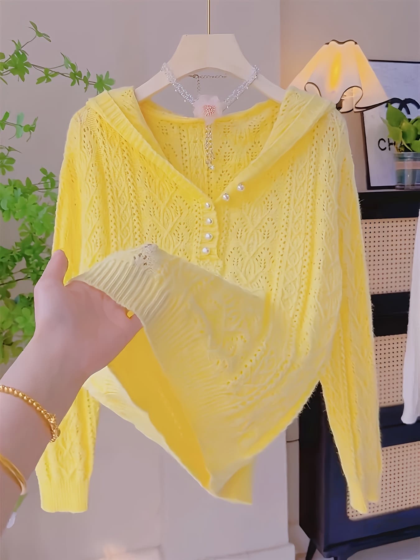 【透かし編み】 ニット パーカー レディース セーター フーディー トップス パールボタン ハーフボタン Vネック 透かし柄 鍵編み かぎ針編み プルオーバー 長袖 大人可愛い フェミニン きれいめ カジュアル ゆったり 体型カバー 着痩せ 春 秋 オフィス 通勤 OL