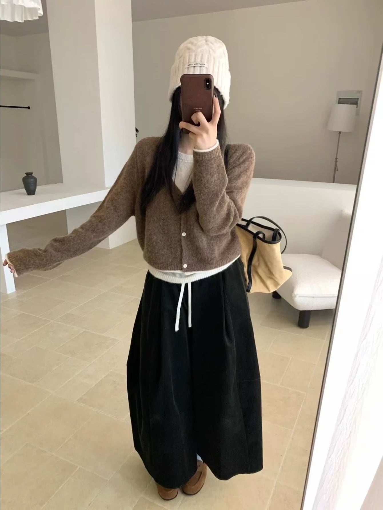 【レイヤード風】ニット セーター レディース トップス 重ね着風 フェイクレイヤード カーディガン風 クルーネック 丸首 長袖 プルオーバー バイカラー 配色 切り替え ショート丈 ゆるニット 体型カバー 着痩せ 細見え 華奢見せ 大人可愛い レトロ 韓国ファッション｜Yokos