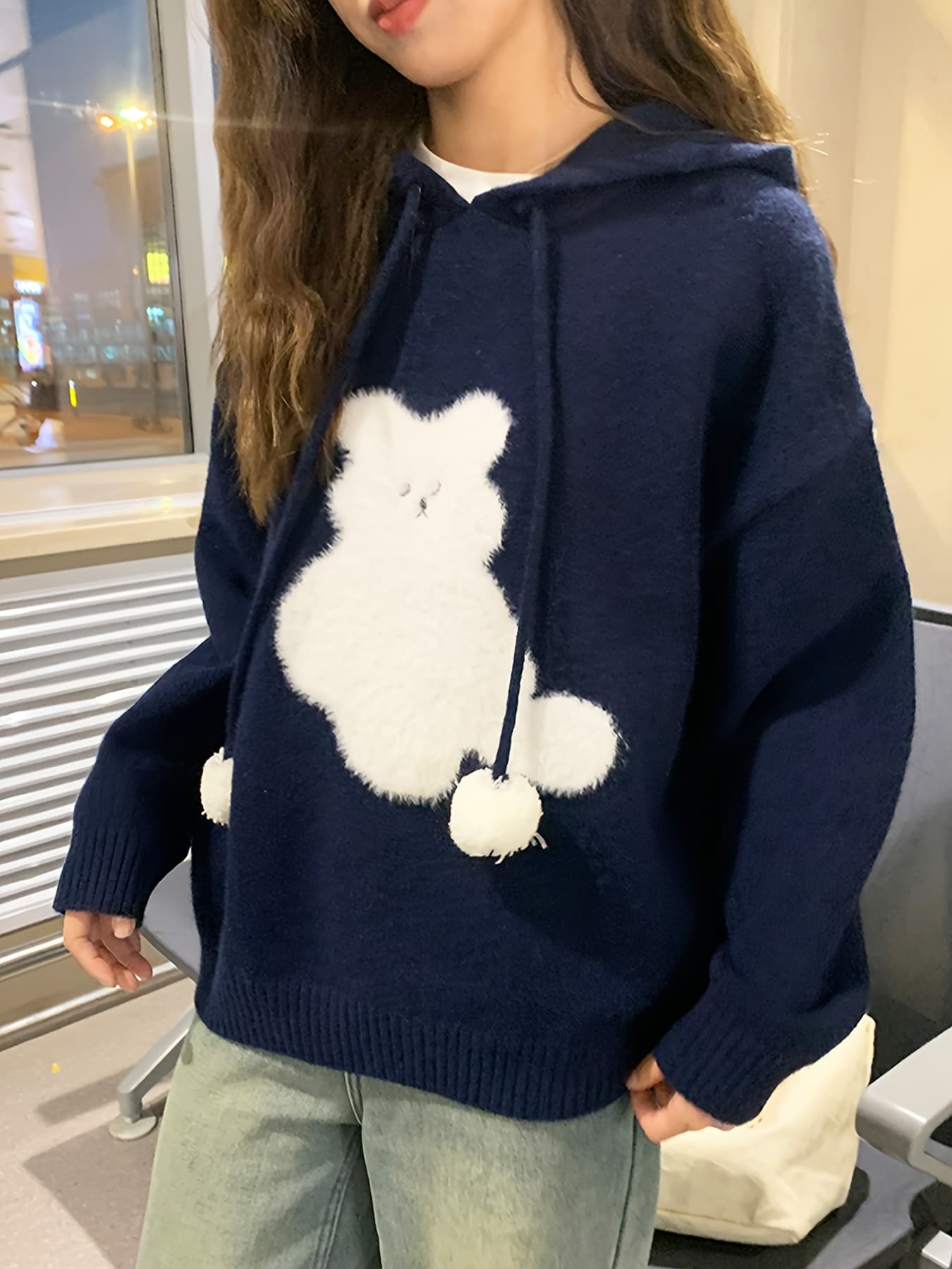 【大人可愛い】ニット パーカー レディース クマ 熊 ベア もこもこ ポンポン フード付き プルオーバー セーター トップス 長袖 韓国ファッション カジュアル ゆるシルエット オーバーサイズ ビッグシルエット 体型カバー 着痩せ 華奢見え 暖かい あったか 秋冬 秋 冬｜Yokos