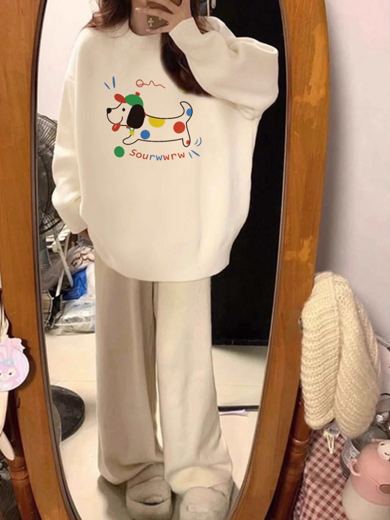 【アニマルプリント】ニット セーター レディース トップス プルオーバー クルーネック 丸首 長袖 犬柄 ワンちゃん ドロップショルダー ゆったり オーバーサイズ ビッグシルエット 体型カバー 着痩せ 華奢見え 二の腕カバー 柔らかい もっちり チクチクしない 秋冬 春｜Yokos