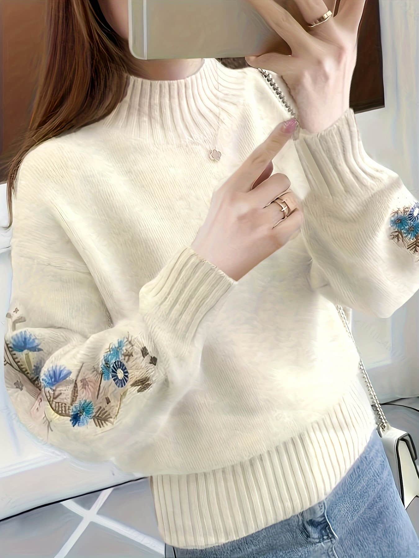 【袖刺繍デザイン】 ニット レディース セーター 秋冬 長袖 花柄 刺繍 ハイネック ボトルネック モックネック ぽわん袖 ボリューム袖 盛り袖 トップス プルオーバー ニットソー 柔らかい もっちり ゆったり 体型カバー 着痩せ 二の腕カバー 大人可愛い きれいめ