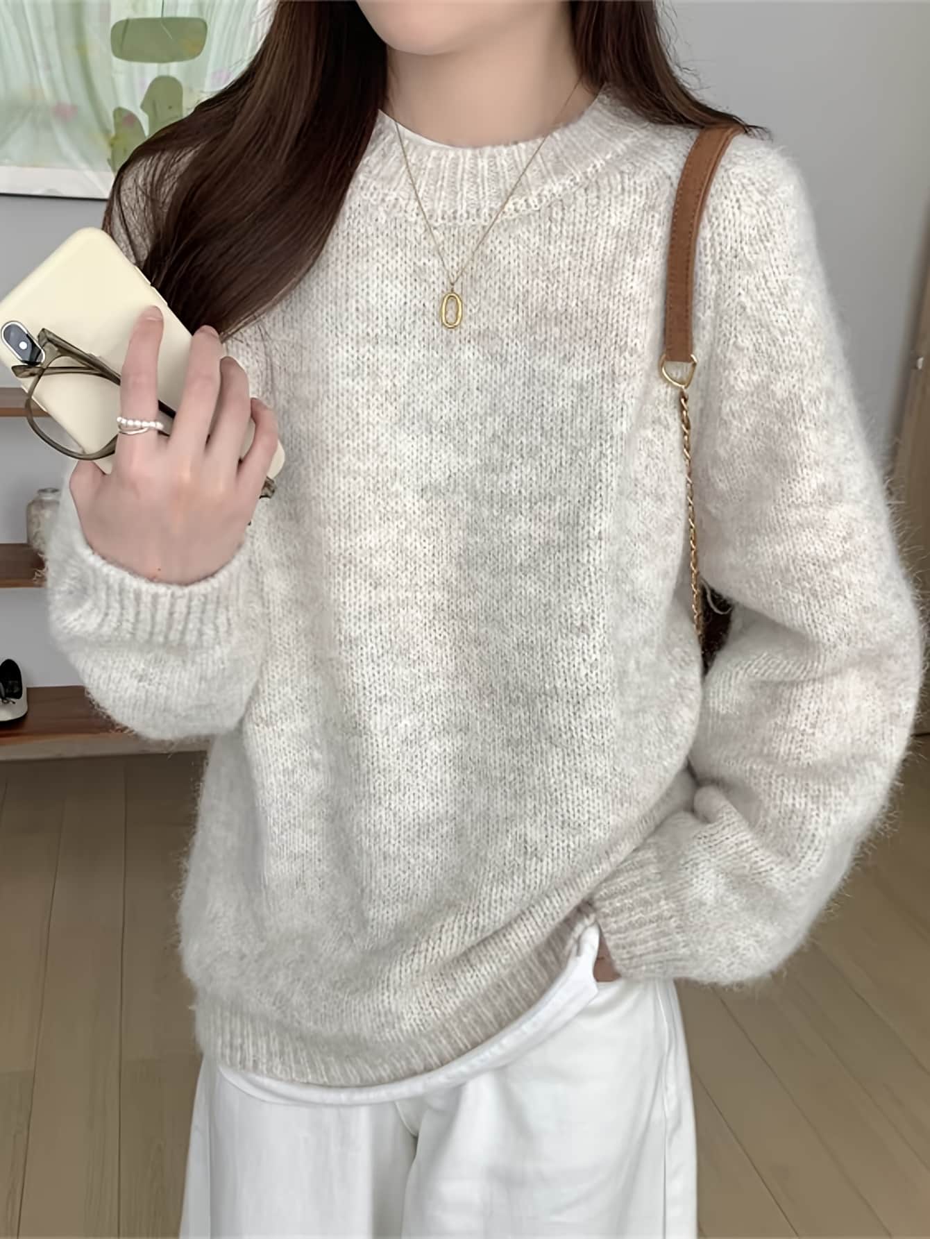 ニット セーター レディース トップス シャギーニット モヘアタッチ クルーネック 長袖 プルオーバー 秋 冬 ゆったり 体型カバー 着痩せ 暖かい あったか 防寒 無地 シンプル カジュアル きれいめ 大人可愛い ラウンドネック ボリューム袖 ドロップショルダー オフィス