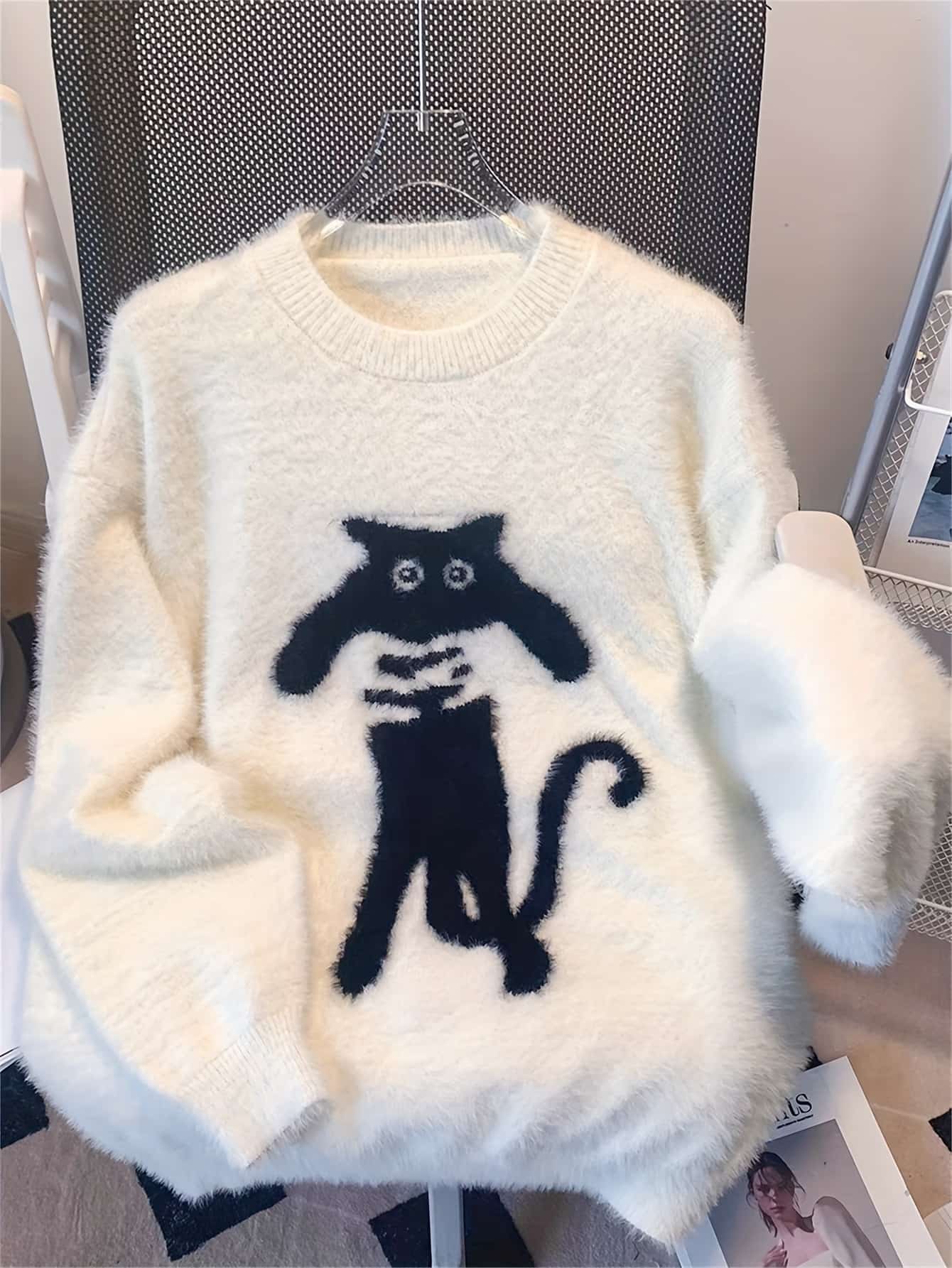 ニット セーター レディース 猫柄 ねこ シャギーニット クルーネック プルオーバー トップス 長袖 オーバーサイズ ビッグシルエット ゆったり 厚手 暖かい ふわふわ もこもこ アニマル ジャガード チュニック お尻が隠れる 体型カバー 大人可愛い カジュアル レトロ 9,583円