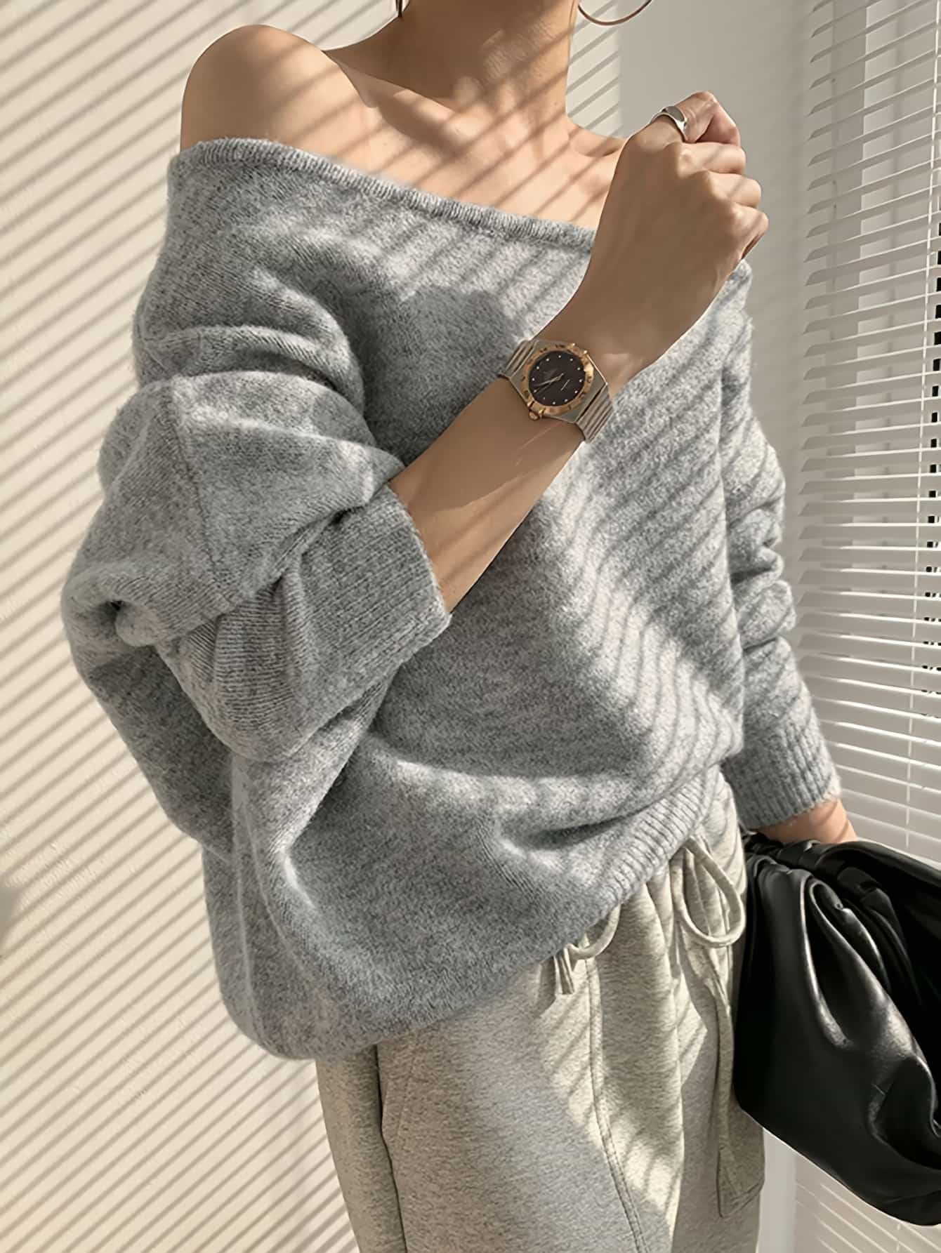 【大人可愛い】 オフショル ニット セーター レディース トップス 肩出し オフショルダー ボートネック 2way 長袖 無地 ゆったり 体型カバー 着痩せ 華奢見え オーバーサイズ ドロップショルダー カジュアル きれいめ オフィス 通勤 デート 春 秋 冬 韓国 ファッション