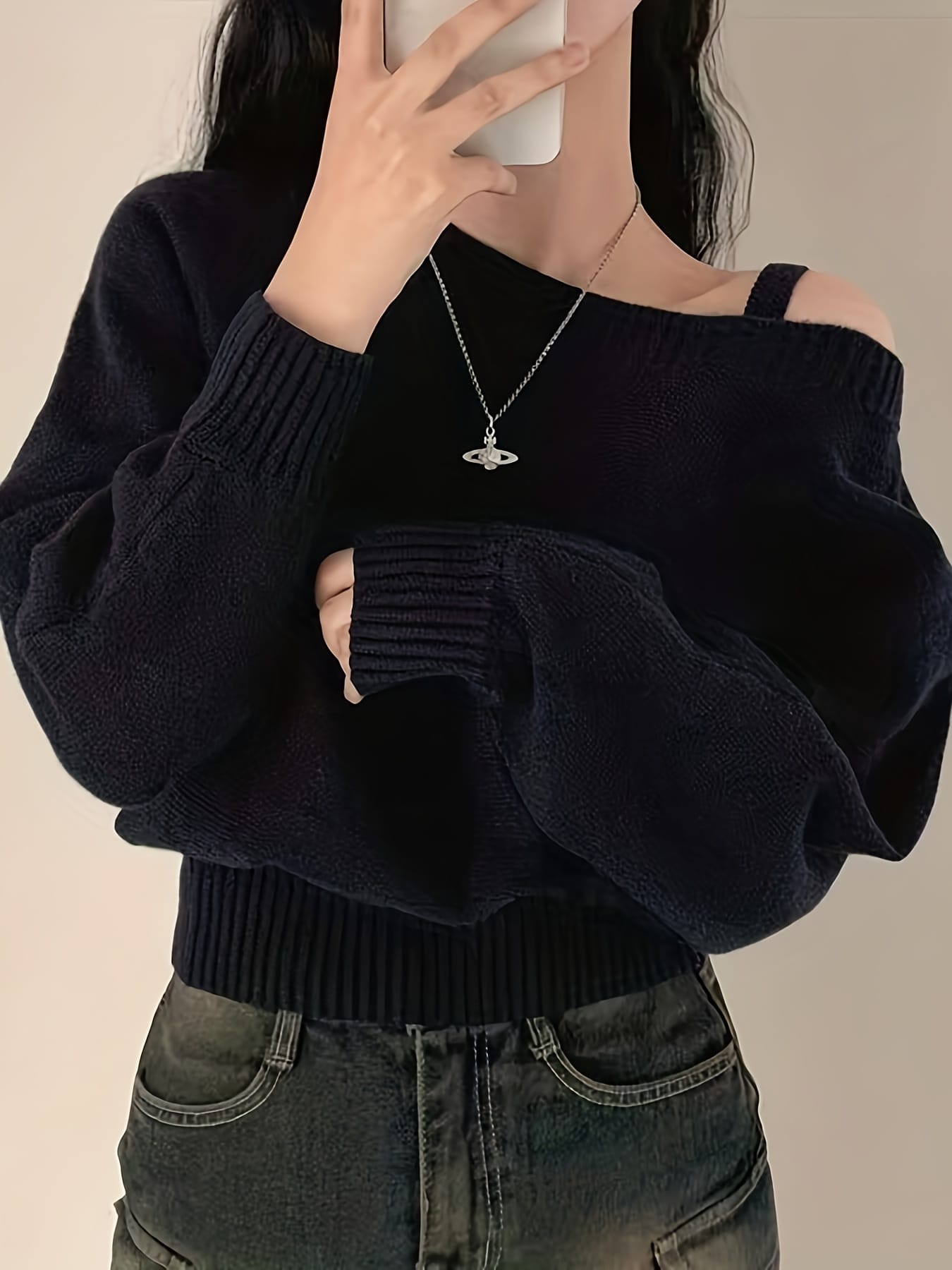 【大人可愛い】オフショルダー ニット レディース 肩出し セーター ワンショルダー アシンメトリー トップス ショート丈 クロップド 長袖 ボリューム袖 ヘルシー 肌見せ 鎖骨見せ 韓国ファッション きれいめ 体型カバー 着痩せ 細見え 無地 リブ 秋 冬 春 デート
