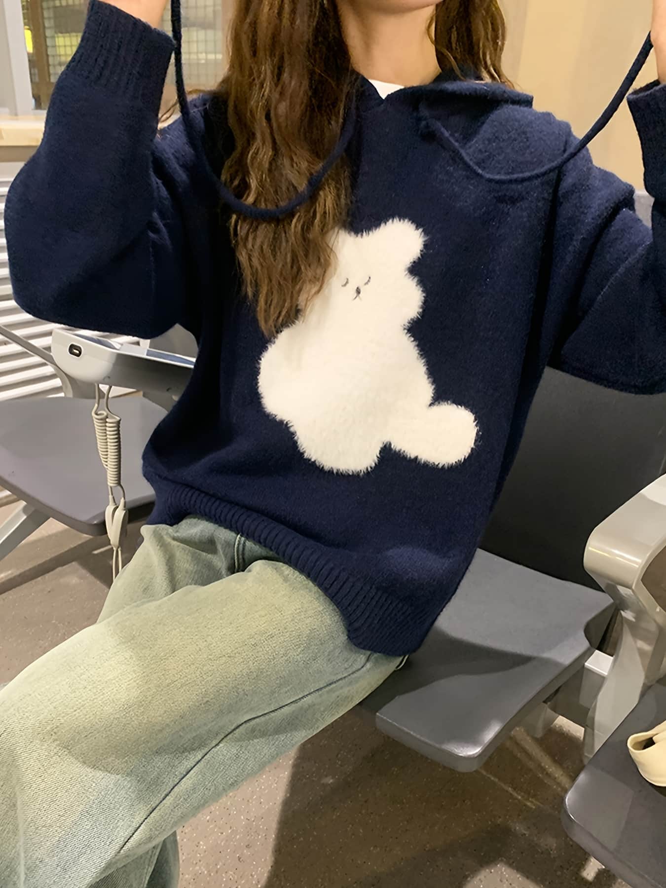 【クマちゃん】ニットパーカー レディース セーター フード付き トップス プルオーバー ゆるニット 長袖 ドロップショルダー 厚手 暖かい 韓国ファッション ストリート カジュアル 大人可愛い クマ アニマル キャラクター 体型カバー ゆったり 大きめ オーバーサイズ|Yokos