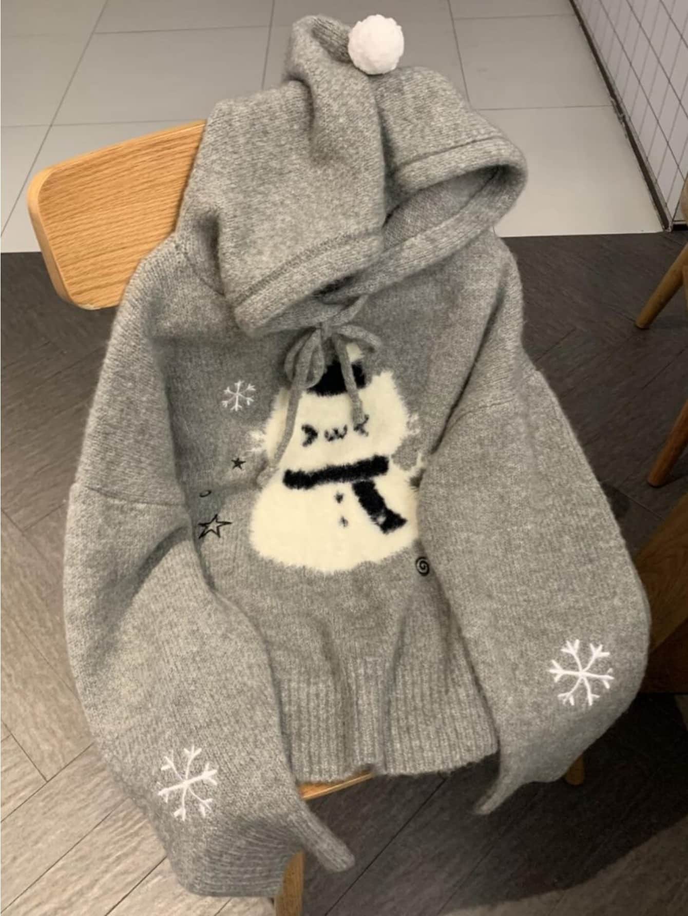 【スノーマン】ニット パーカー レディース セーター フーディー トップス 長袖 プルオーバー 雪だるま 雪の結晶 ポンポン フード付 ジャガード 暖かい 防寒 厚手 ゆったり ビッグシルエット オーバーサイズ 体型カバー 着痩せ 細見え 大人可愛い カジュアル 韓国風|Yokos