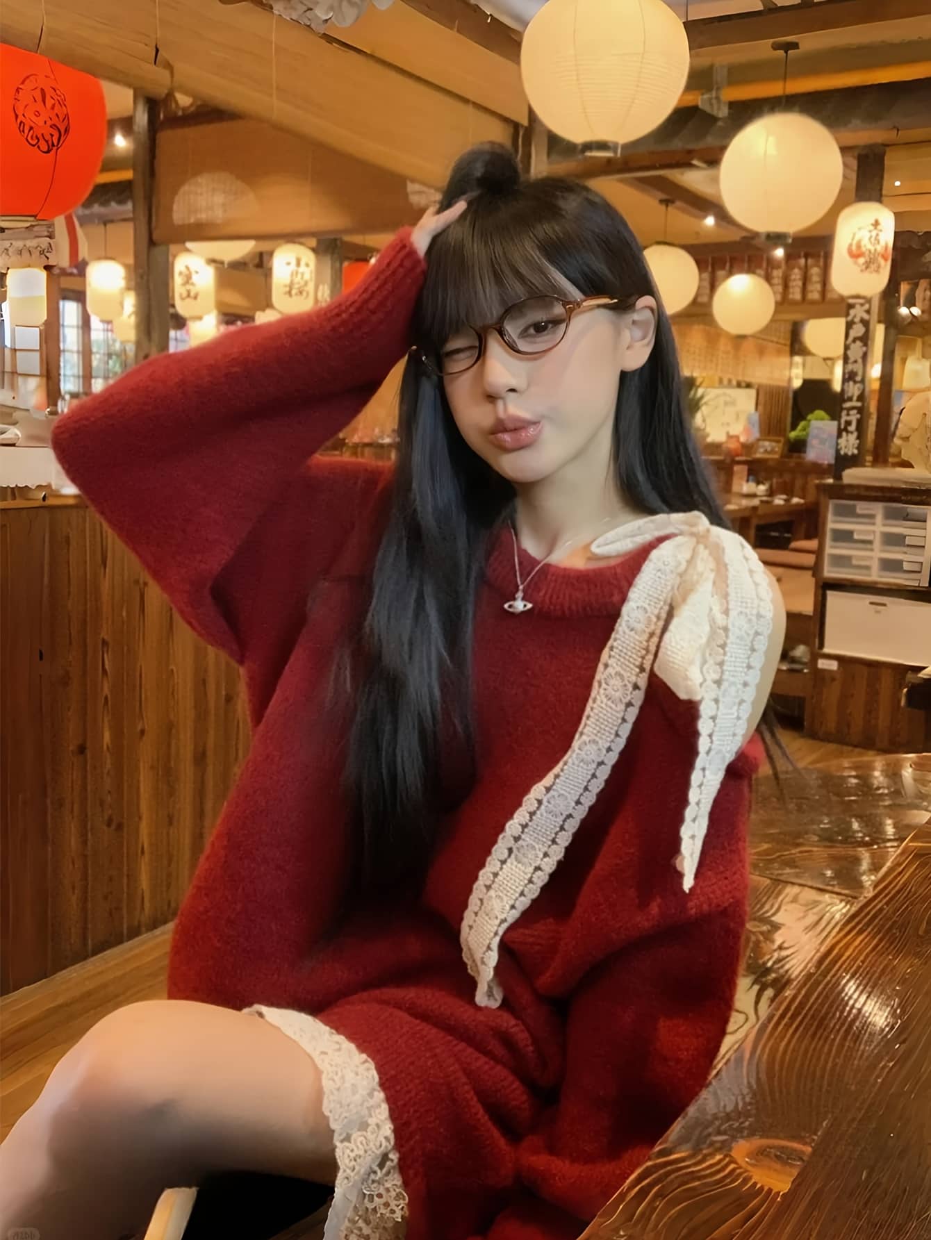 【大人可愛い】ニット セーター レディース トップス チュニック 肩出し オープンショルダー レース リボン モヘアタッチ シャギー ふわふわ ゆったり オーバーサイズ 体型カバー 着痩せ 華奢見え 地雷系 量産型 韓国ファッション クリスマス デート 秋冬 ボルドー｜Yokos