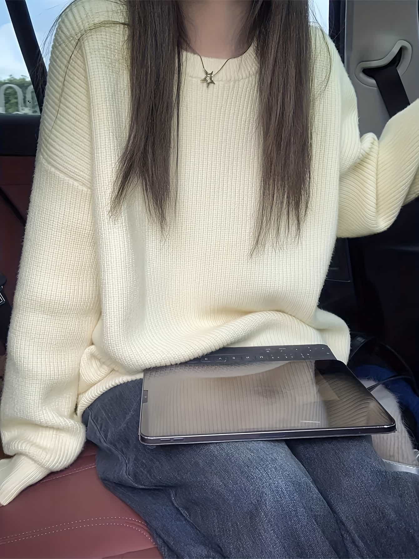 ニット セーター レディース トップス クルーネック 丸首 長袖 オーバーサイズ ゆるニット 厚手 もっちり 柔らかい 畔編み ドロップショルダー ビッグシルエット 体型カバー 二の腕カバー 着痩せ 華奢見え プルオーバー 無地 カジュアル きれいめ 大人可愛い 春 秋 冬