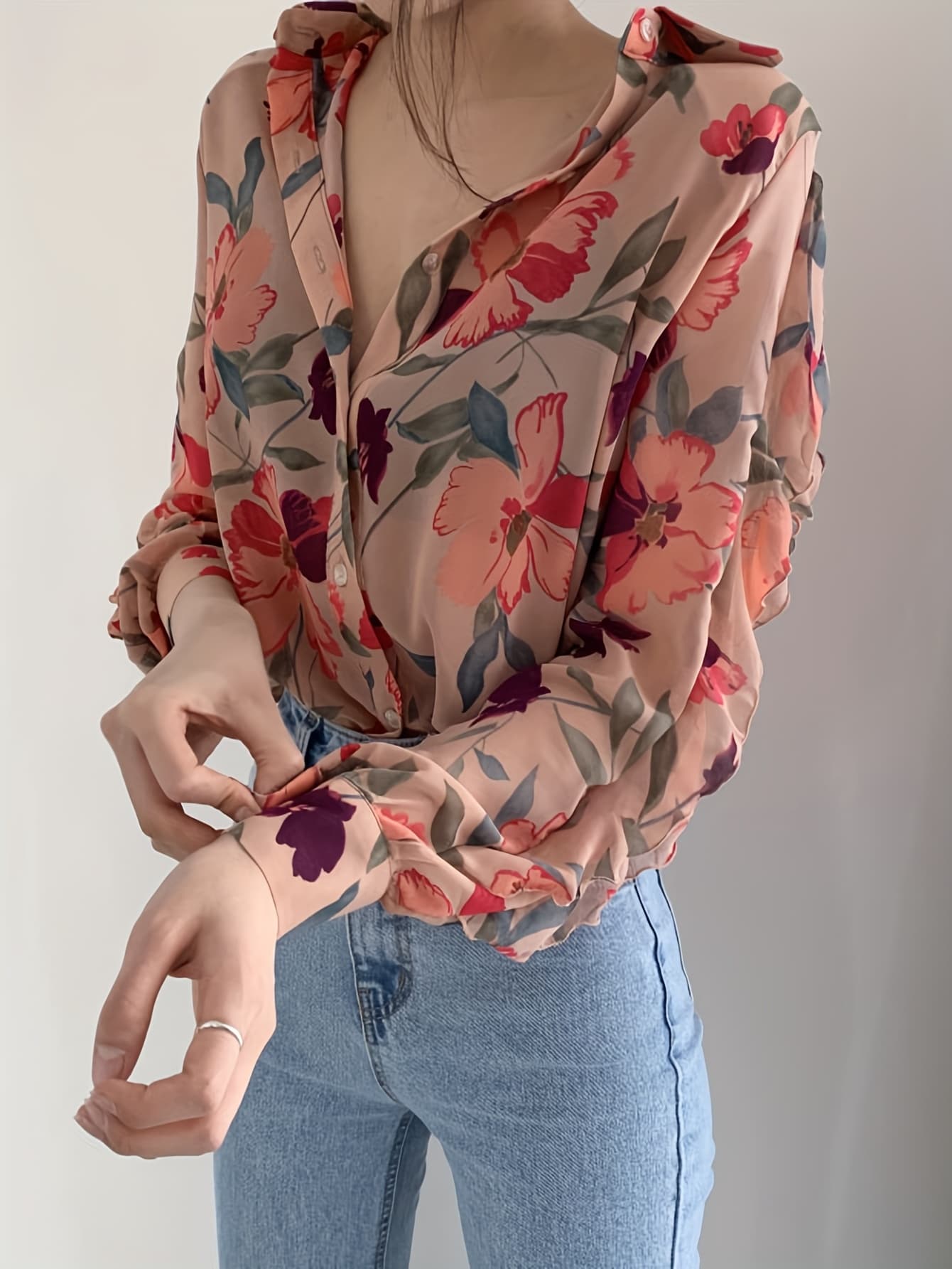 【レトロ花柄】ブラウス レディース 長袖 花柄シャツ トップス 襟付き シフォン風 華やか 総柄 ボタニカル柄 アロハシャツ ゆったり 体型カバー 着痩せ 細見え 落ち感 大人可愛い きれいめ カジュアル オフィス 通勤 OL ママコーデ リゾート 旅行 春 夏 秋 薄手 羽織り