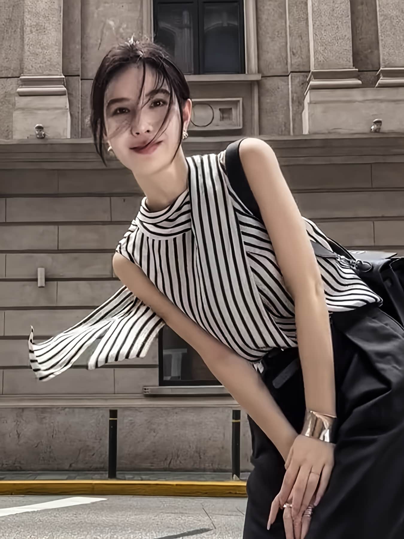 【ボウタイ】ブラウス レディース ストライプ シャツ ノースリーブ トップス 夏 夏服 春 きれいめ オフィス 通勤 OL カジュアル 涼しい 体型カバー 着痩せ 細見え 二の腕カバー 大人可愛い フレンチ シフォン ジョーゼット とろみ 立ち襟 ハイネック スカーフ 襟 縞