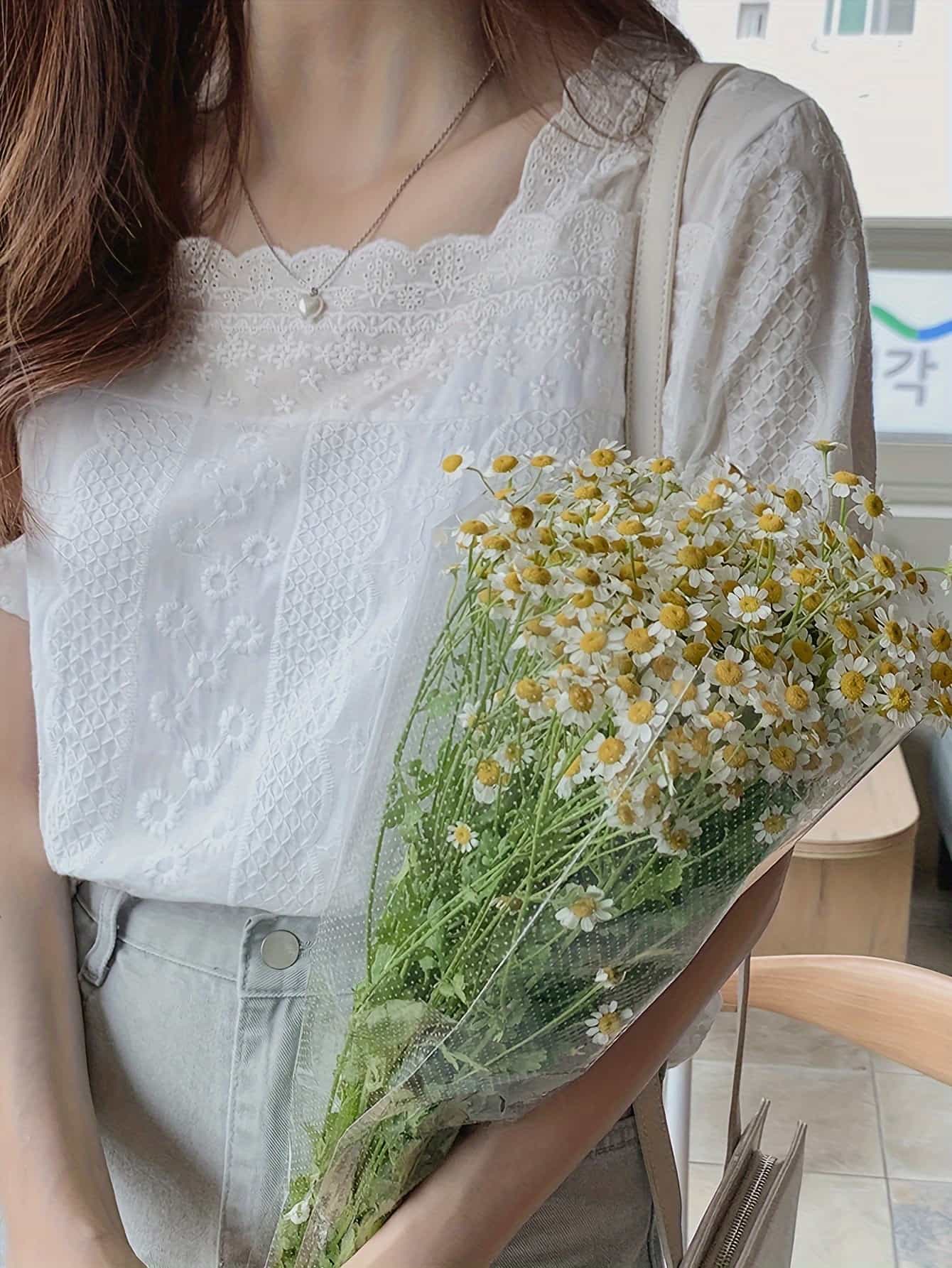 【大人可愛い】ブラウス レディース 半袖 刺繍 レース スクエアネック シャツ トップス 花柄 カットワーク コットン混 綿混 二の腕カバー 体型カバー 着痩せ 透けにくい 涼しい オフィス 通勤 OL きれいめ カジュアル 韓国風 おしゃれ お出かけ デート 20代 30代 40代 4,961円