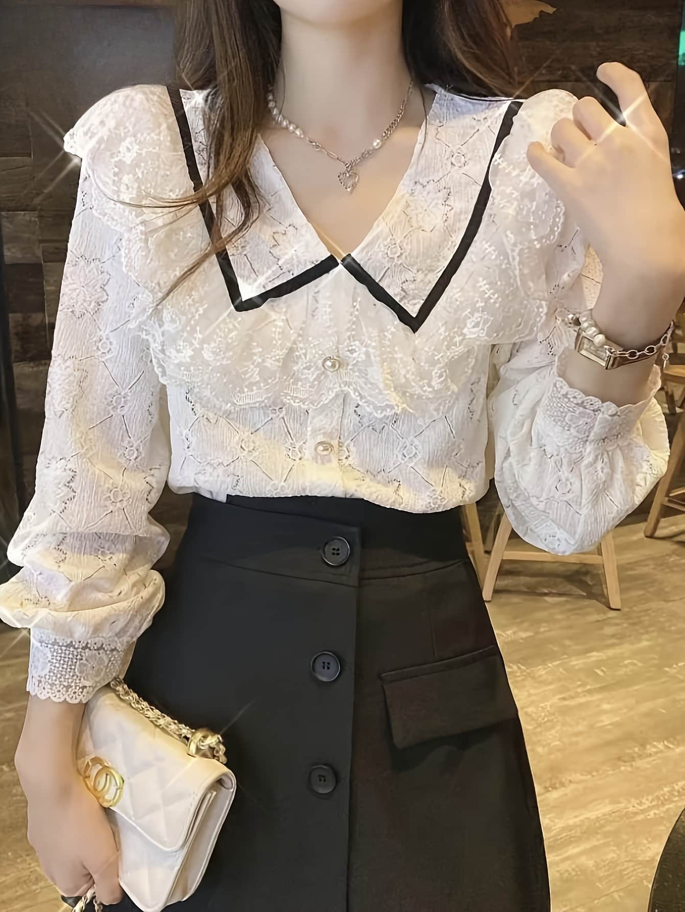 【大人可愛い】 レースブラウス フリル襟 ビッグカラー トップス レディース シャツ 長袖 総レース 花柄 Vネック バイカラー 透け感 シアー ボリューム袖 ぽわん袖 前開き ボタン オフィス 通勤 OL きれいめ フェミニン 体型カバー 二の腕カバー 着痩せ 細見え 春 秋