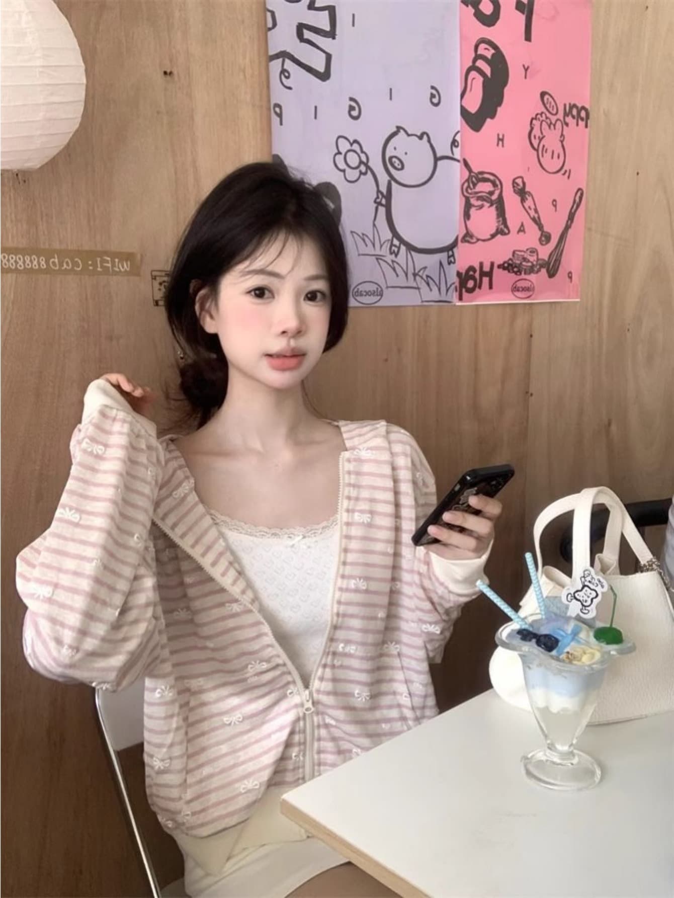 【甘めリボン】パーカー レディース ジップアップ ボーダー フード付き カーディガン 羽織り ライトアウター 長袖 トップス 総柄 リボン柄 ストライプ ピンク 韓国風 大人可愛い ガーリー カジュアル 春 夏 秋 薄手 冷房対策 日焼け防止 UV対策 紫外線対策 部屋着