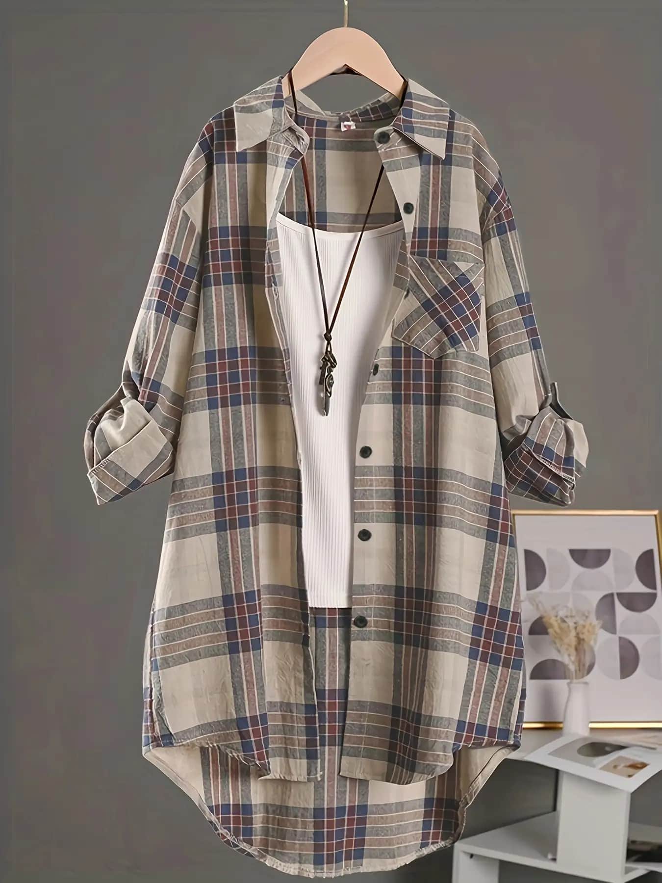 【羽織るだけでオシャレ】チェックシャツ チュニック レディース ロングシャツ ブラウス 綿麻混 リネンタッチ 襟付き 長袖 体系カバー ゆったり ビッグシルエット 大きいサイズ 羽織り 紫外線対策 冷房対策 日焼け防止 前開き トップス 春 夏 秋 カジュアル ナチュラル|Yokos