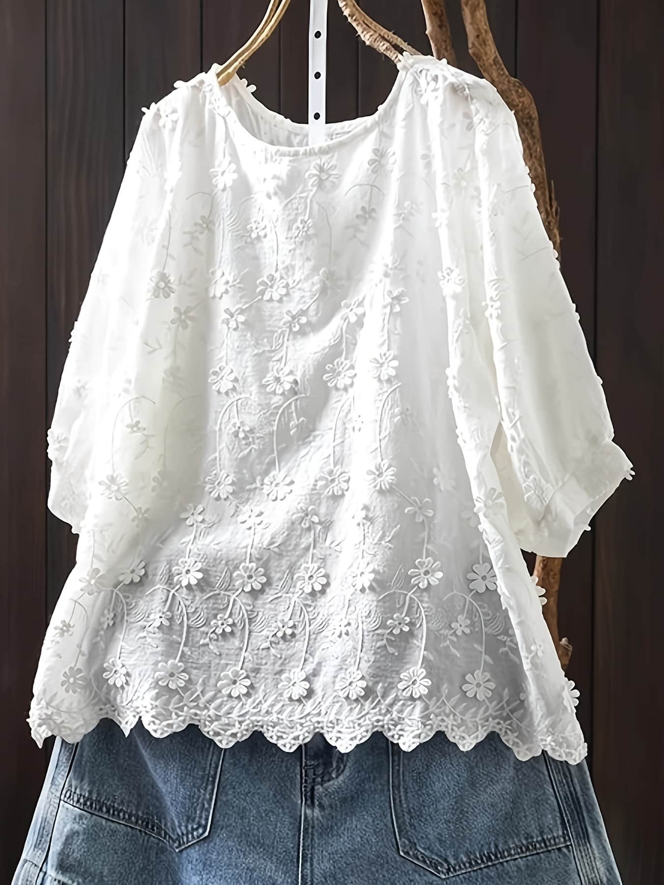 【華やか刺繍】ブラウス レディース 半袖 五分袖 刺繍 花柄 フラワー シャツ トップス 綿混風 コットン リネンタッチ 涼しい 夏 クルーネック 丸首 裾スカラップ カットワーク レース ゆったり 大きいサイズ ビッグシルエット 体型カバー 二の腕カバー 着痩せ
