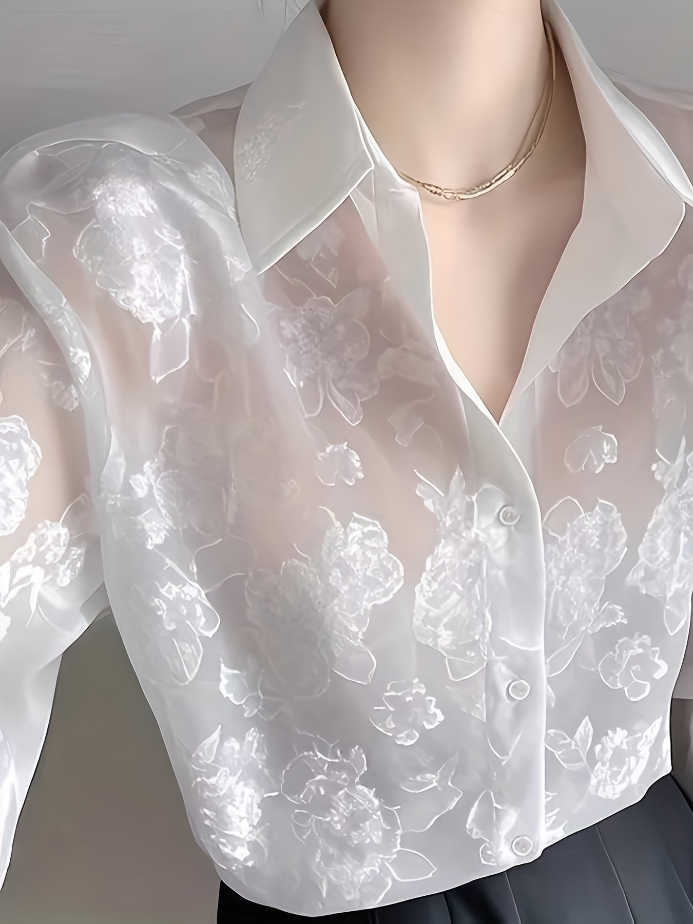 【透け感×花柄】シアーシャツ ブラウス レディース トップス 長袖 襟付き 前開き 羽織り UVカット 紫外線対策 日焼け防止 冷房対策 体型カバー 二の腕カバー 着痩せ 細見え ゆったり 楽ちん オパール加工 総柄 フラワー 花柄 刺繍 春 夏 秋 カジュアル きれいめ