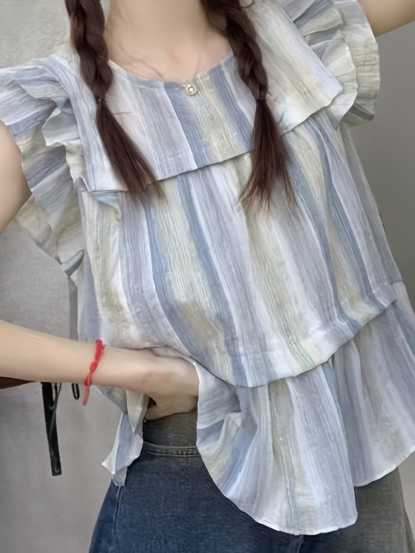 【大人可愛い】ブラウス レディース ストライプ シャツ フリル袖 トップス ノースリーブ フレンチスリーブ チュニック 縦縞 丸首 クルーネック ゆったり ティアード 裾広がり 体型カバー 二の腕カバー 着痩せ 細見え 涼しい 快適 さらさら 春 夏 秋 カジュアル