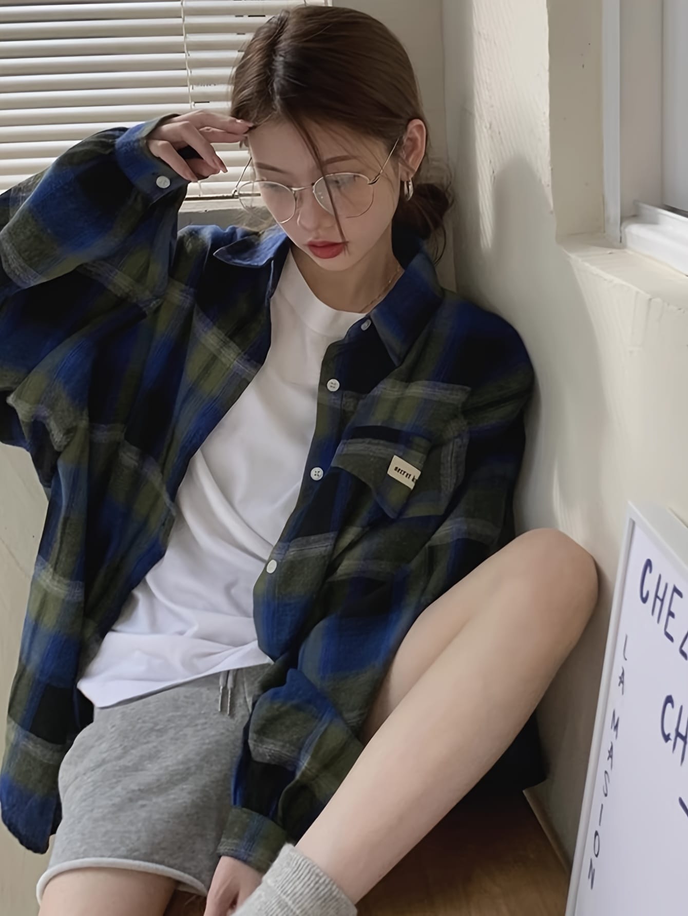 【ゆるっと可愛い】チェックシャツ レディース ネルシャツ オーバーサイズ ビッグシルエット ブラウス 長袖 トップス タータンチェック 配色 襟付き 羽織り ライトアウター 前開き ポケット ドロップショルダー ゆったり 体型カバー 着痩せ 華奢見え カジュアル