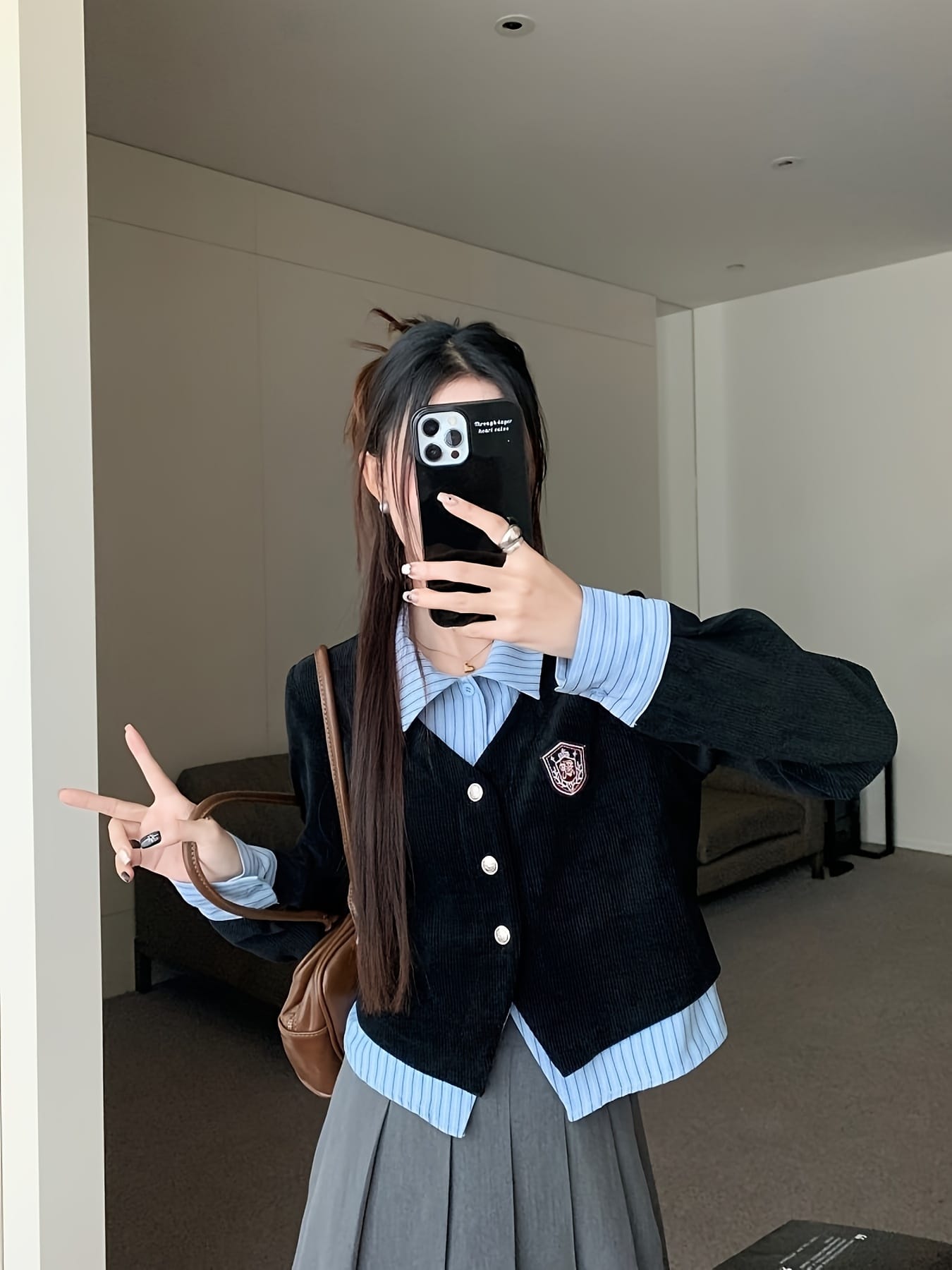 【重ね着風】 ブラウス レディース 長袖 ストライプ シャツ フェイクレイヤード ポロ襟 ショート丈 トップス 襟付き 異素材 切替 クロップド カットソー 制服 スクール 韓国 きれいめ カジュアル 大人可愛い 着痩せ 細見え 体型カバー 秋服 春服 おしゃれ 前開き