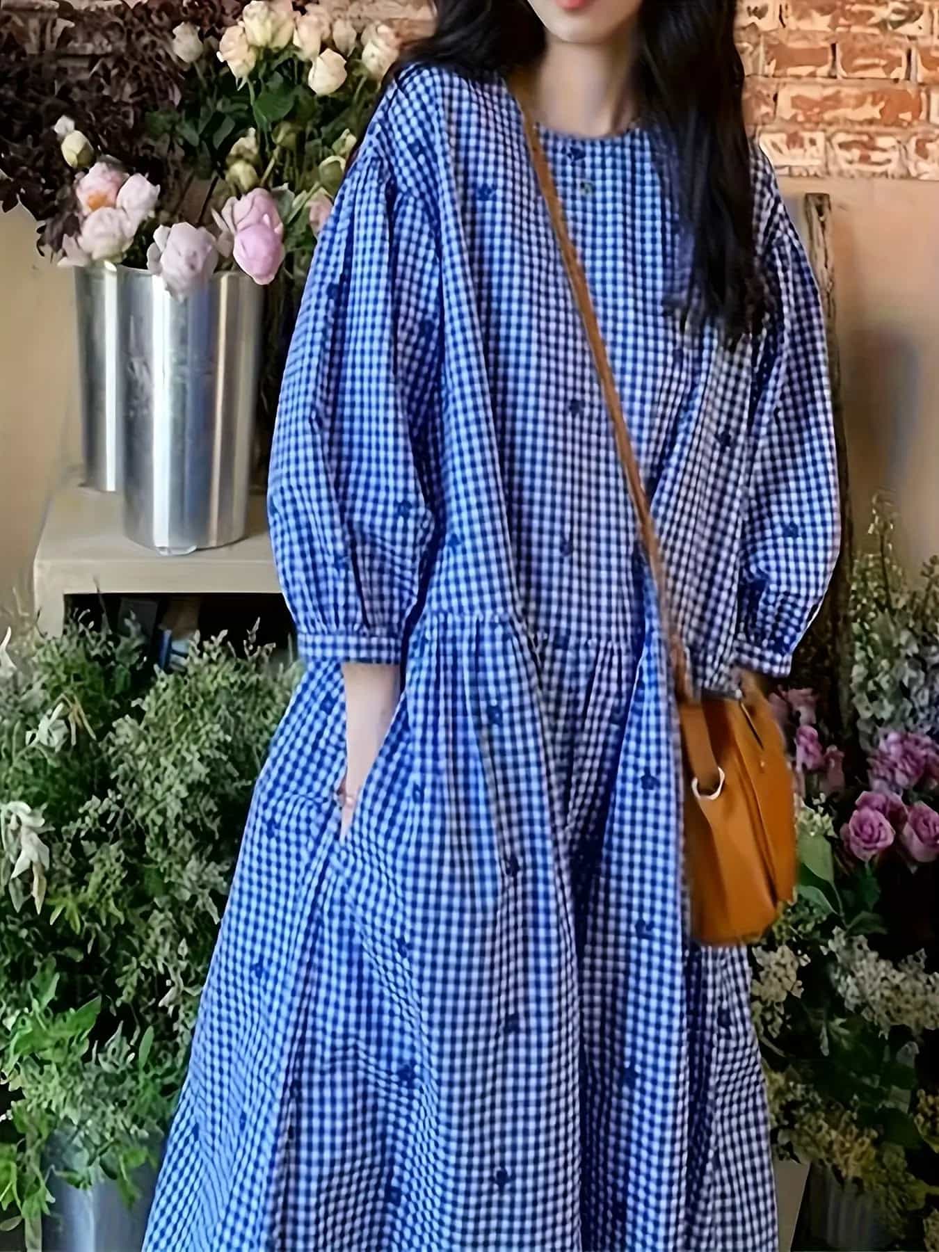 ワンピース レディース ロング マキシ丈 ギンガムチェック チェック柄 七分袖 ボリューム袖 刺しゅう 花柄 大きいサイズ ゆったり ぽっちゃり 体型カバー 大人可愛い ナチュラル 森ガール カジュアル きれいめ 春 夏 秋 ブルー マキシワンピ ロングワンピ 着痩せ