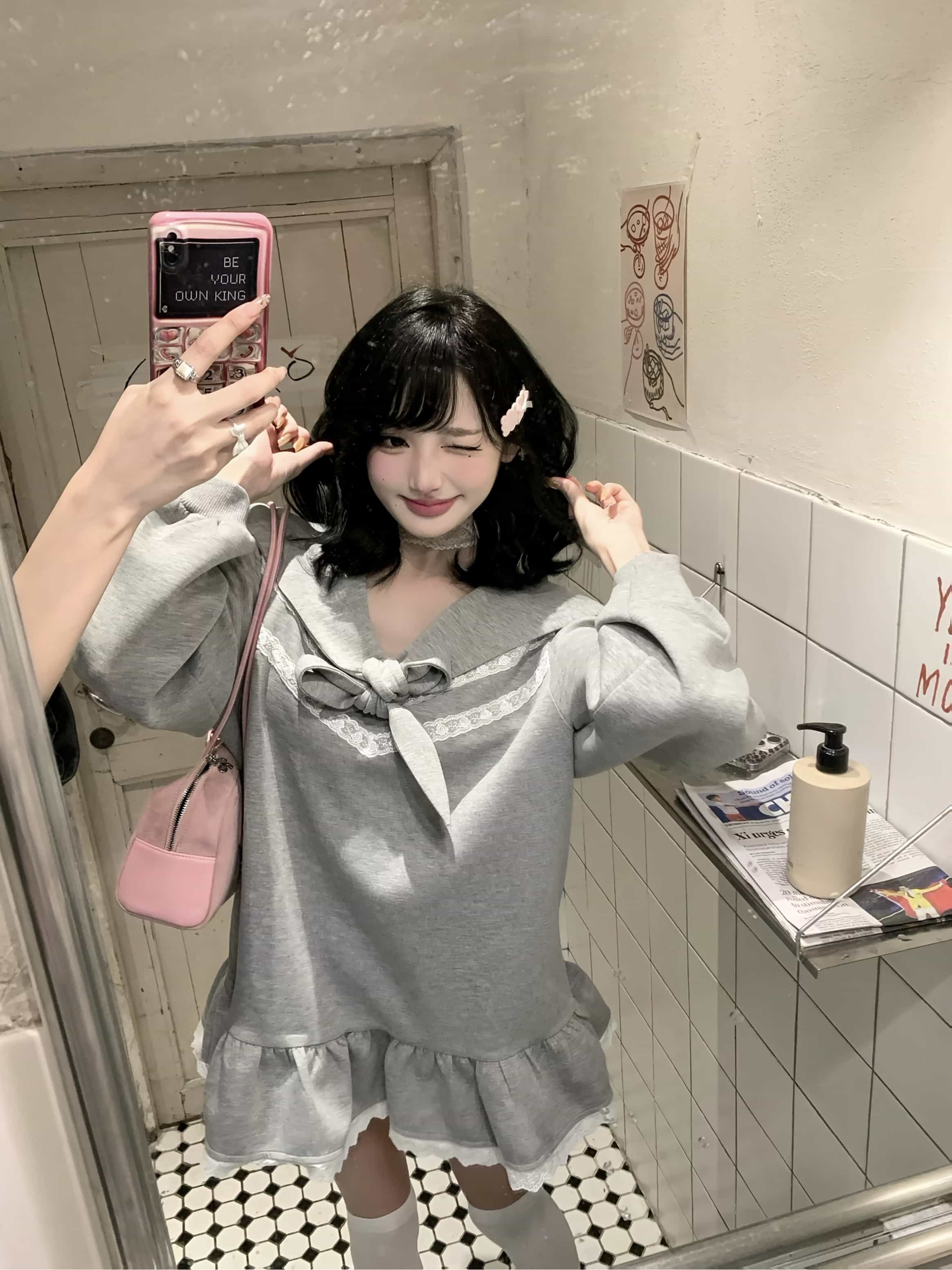 【地雷系】 セーラー服? ワンピース レディース チュニック スウェット リボン レース フリル 長袖 膝上 ミニ丈 プルオーバー スクール風 学院風 制服風 学生 10代 20代 グレー 灰色 トップス ゆる 楽ちん 体型カバー 着痩せ 細見え ゆったり オーバーサイズ 春 秋 冬