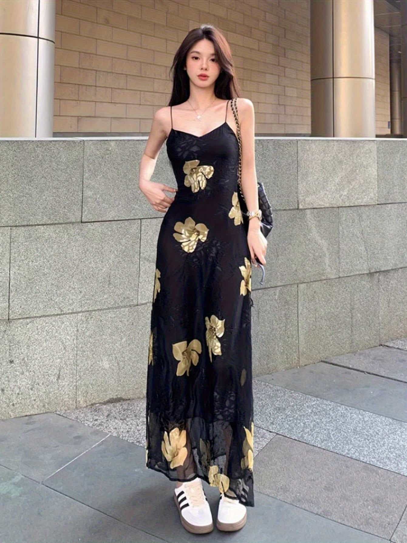 【大人の花柄】キャミワンピース ロング ワンピース ドレス レディース マキシ丈 ノースリーブ Vネック シアー 透け感 花柄 フラワー タイト スリム 細見え 着痩せ 体型カバー セクシー きれいめ 大人可愛い 20代 30代 40代 パーティー 結婚式 二次会 お呼ばれ デート