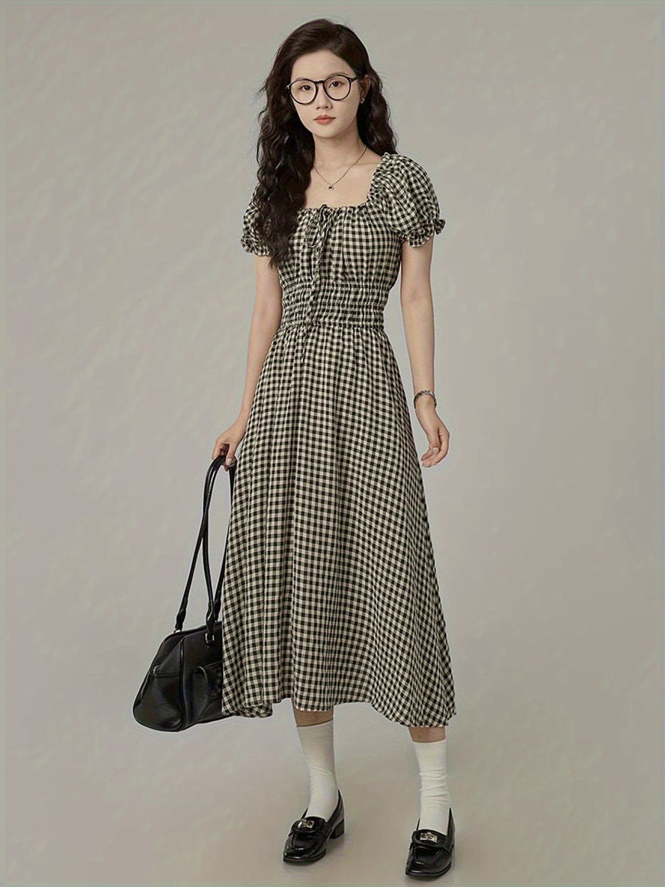 【レトロ可愛い】ギンガムチェック ワンピース ロング レディース スクエアネック オフショル 2way チェック柄 ロングワンピース マキシ丈 膝下 半袖 ボリューム袖 バルーン袖 ウエストシャーリング ハイウエスト Aライン 体型カバー 着痩せ 細見え 楽ちん 大人可愛い