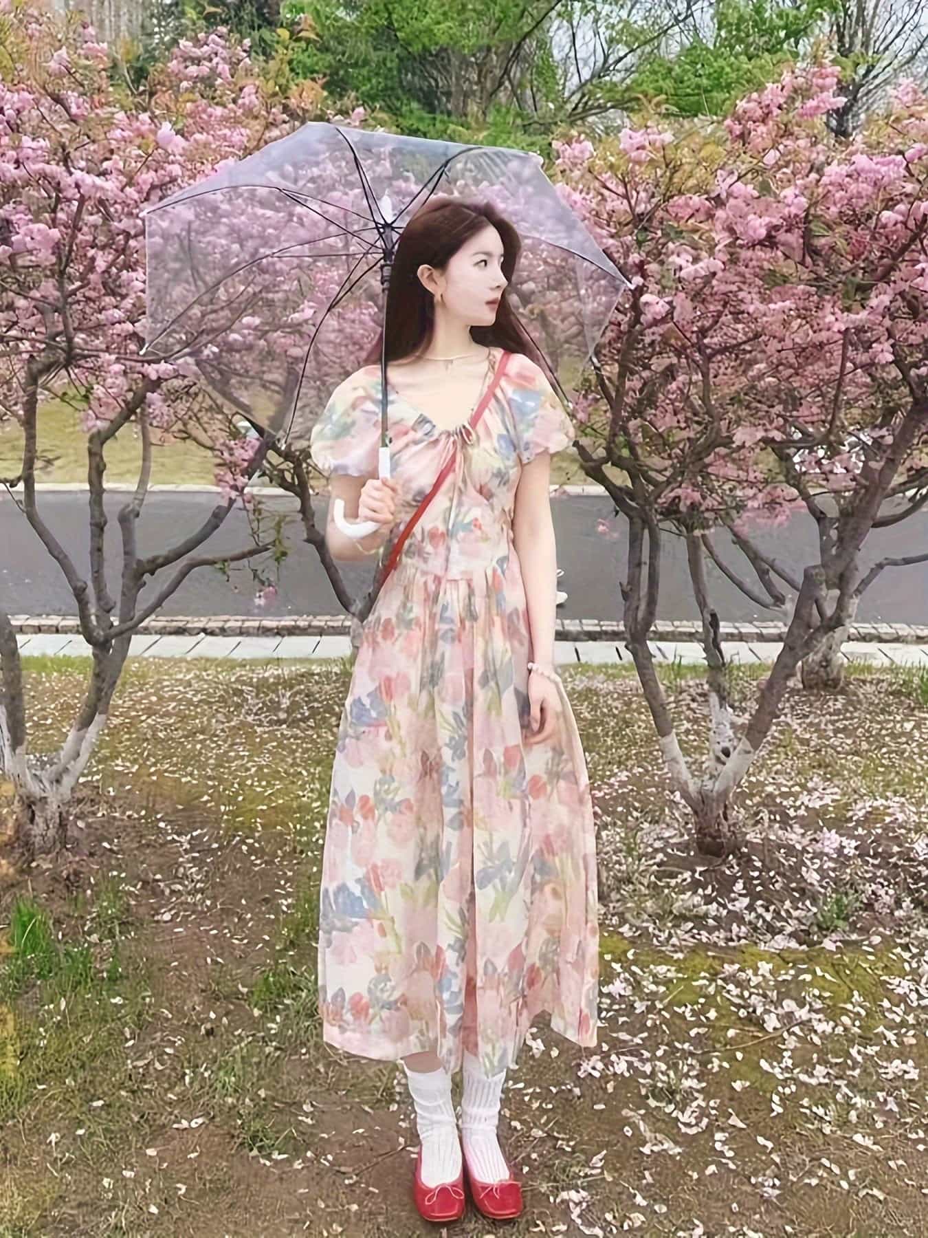 【大人可愛い】花柄ワンピース ロング丈 レディース 半袖 ボリューム袖 バルーンスリーブ マキシ丈 ワンピ Aライン シルエット 小花柄 総柄 スクエアネック リボン ウエストマーク 体型カバー 着痩せ 細見え 二の腕カバー 20代 30代 40代 デート お呼ばれ 女子会 旅行