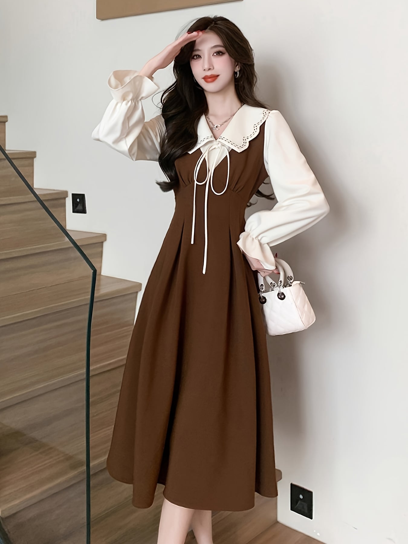 【レトロ可愛い】ロングワンピース レディース 襟付き リボン フェイクレイヤード 重ね着風 Aライン 裾広がり ミモレ丈 長袖 ボリューム袖 大きいサイズ 体型カバー 着痩せ 細見え ゆったり ハイウエスト クラシカル フレンチ ガーリー きれいめ オフィス 通勤 デート