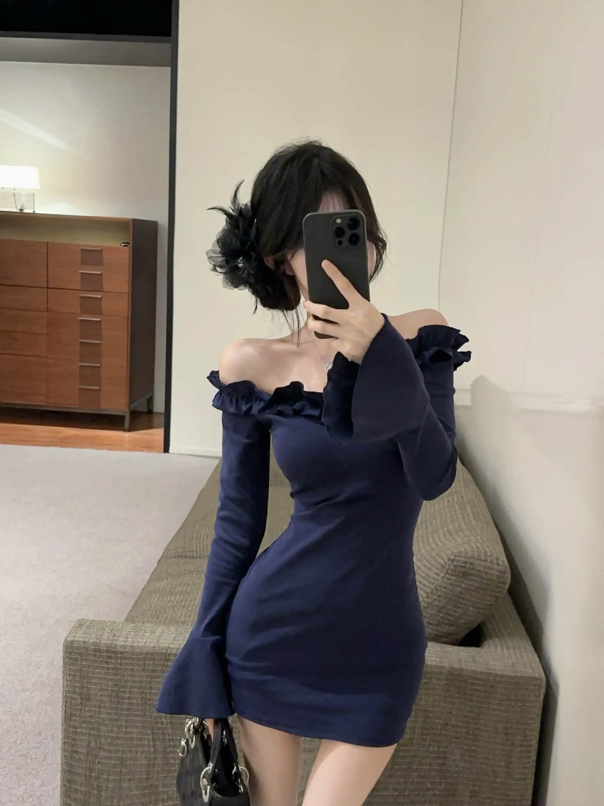 【オフショルダー】 ワンピース タイト ミニ セクシー オフショル フリル 長袖 ベルスリーブ ミニワンピース ボディコン 韓国 ファッション 地雷系 量産型 大人可愛い ギャル 着痩せ 細見え 鎖骨 美脚 くびれ強調 脚長効果 裏起毛 暖か ストレッチ 伸縮性 インナー