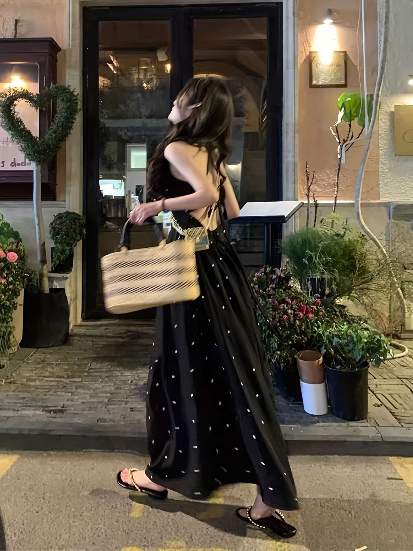 【大人可愛い】ワンピース レディース ロング マキシ丈 バックオープン 背中あき ドット柄 水玉 ノースリーブ Aライン スクエアネック リボン 涼しい 体型カバー 着痩せ 細見え 20代 30代 40代 リゾート 旅行 海 ビーチ パーティー 結婚式 お呼ばれ カジュアル